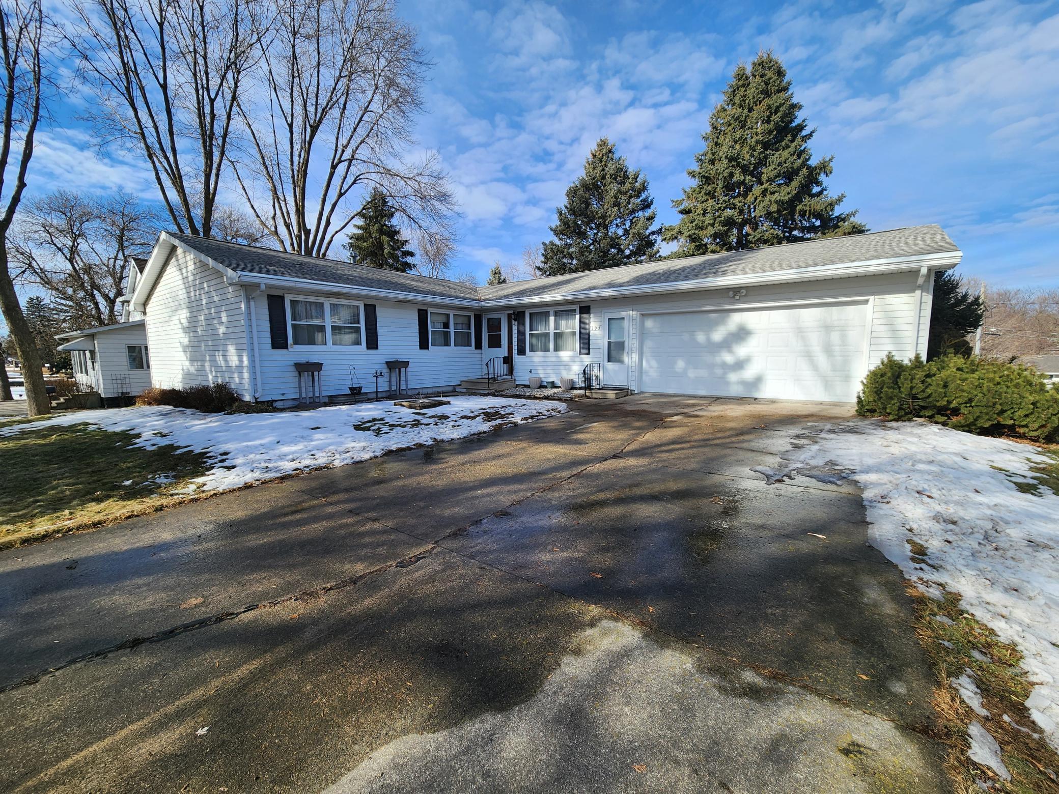 105 E Hawthorne Street, Albert Lea, MN, 56007