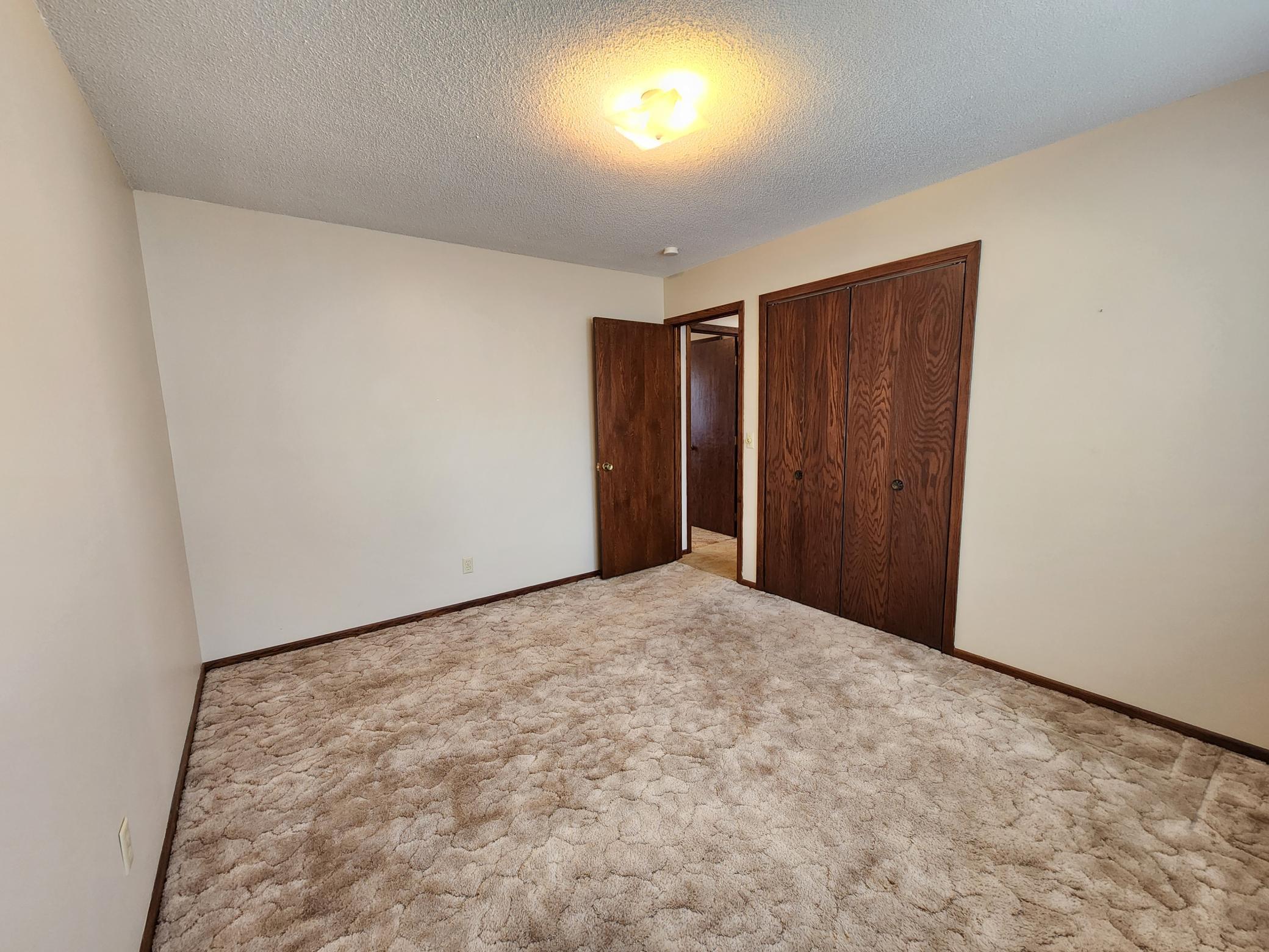 105 E Hawthorne Street, Albert Lea, MN, 56007