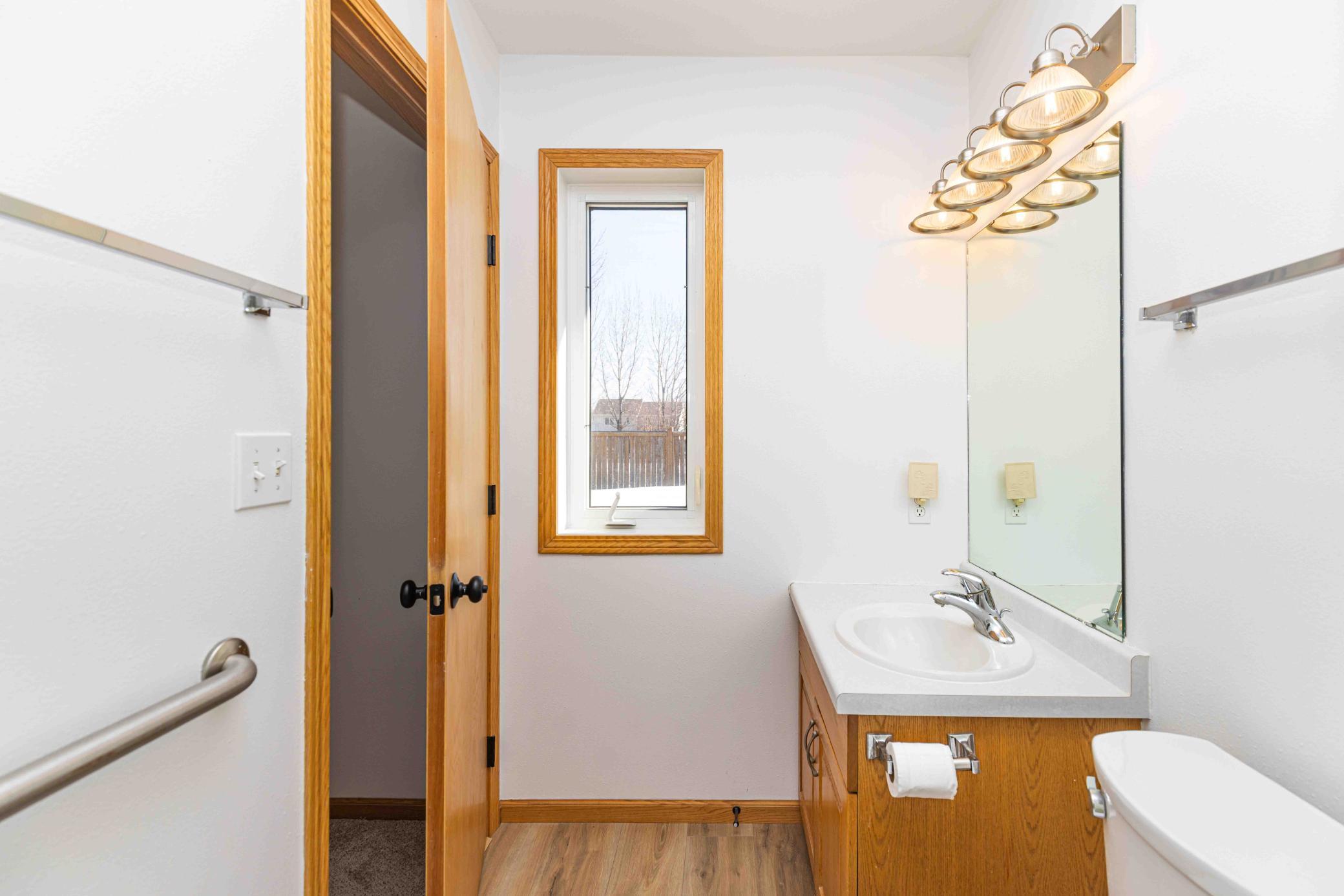 868 Lakeridge Place, West Fargo, ND, 58078