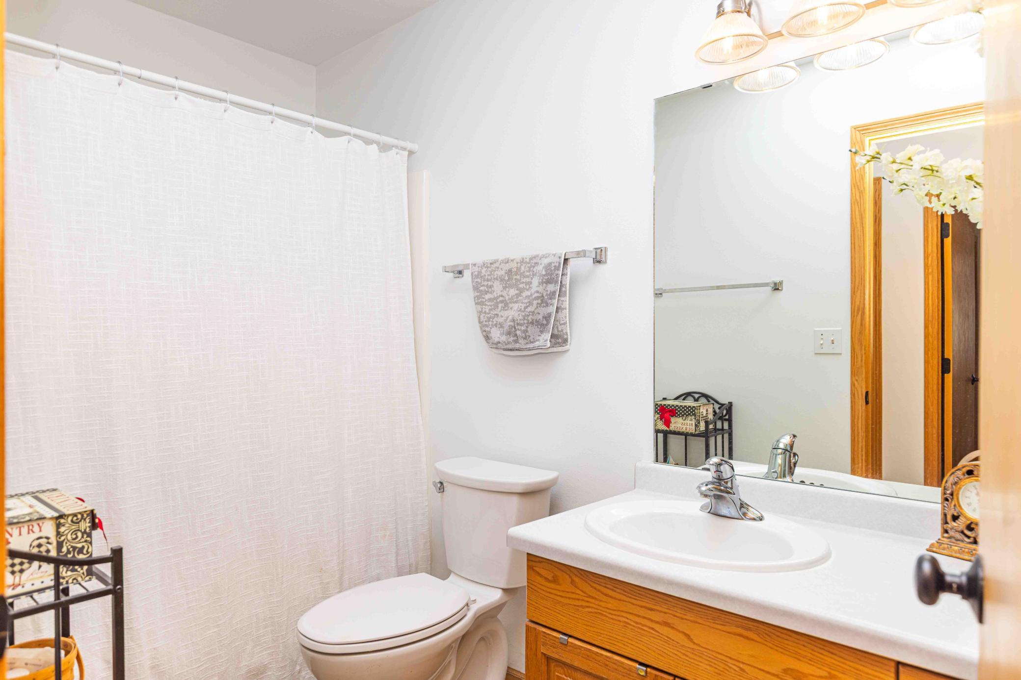 868 Lakeridge Place, West Fargo, ND, 58078