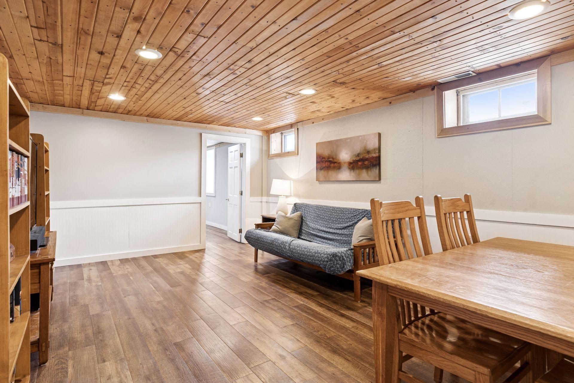 1084 3rd Street E, Saint Paul, MN, 55106