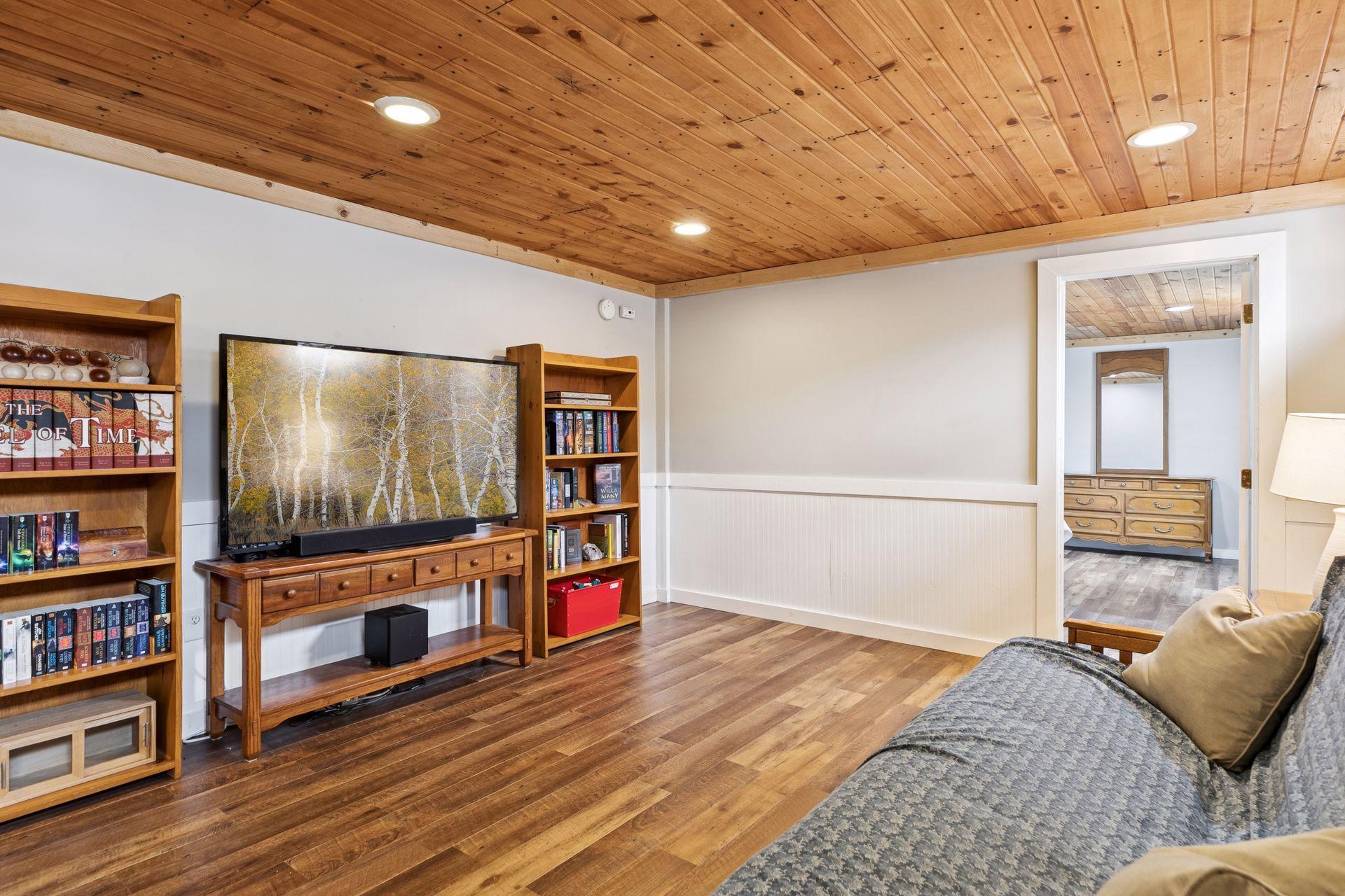 1084 3rd Street E, Saint Paul, MN, 55106