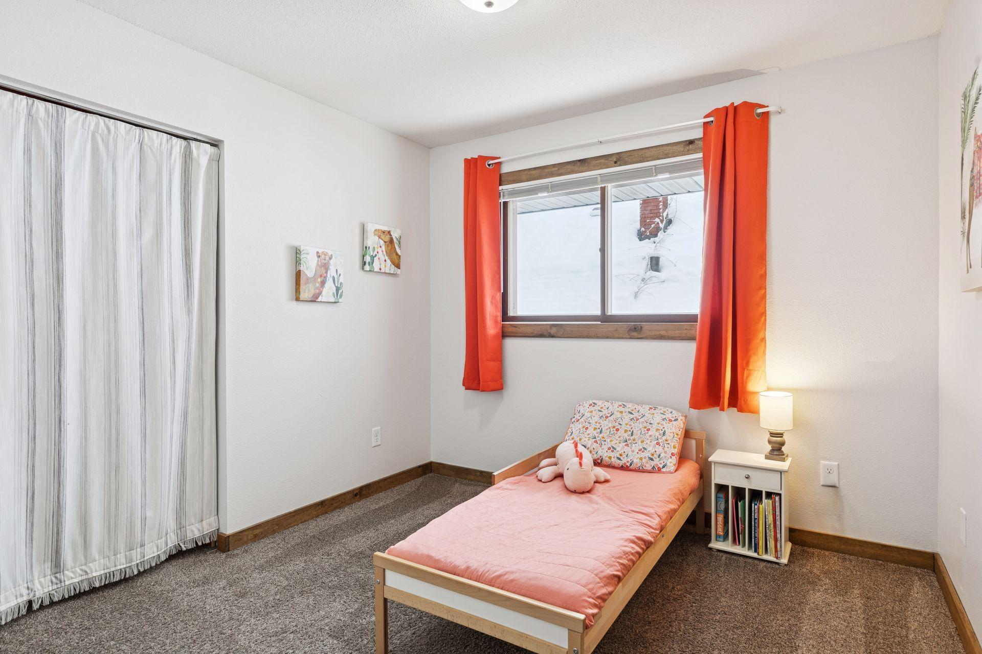 1084 3rd Street E, Saint Paul, MN, 55106