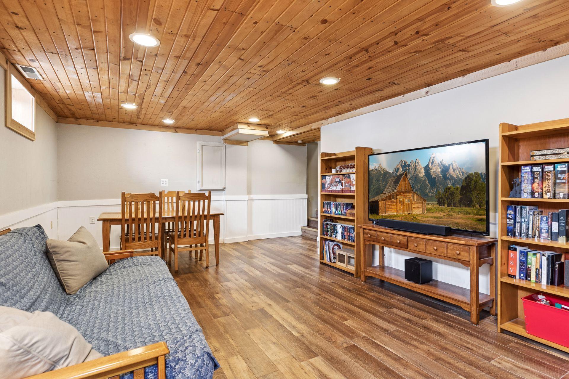 1084 3rd Street E, Saint Paul, MN, 55106