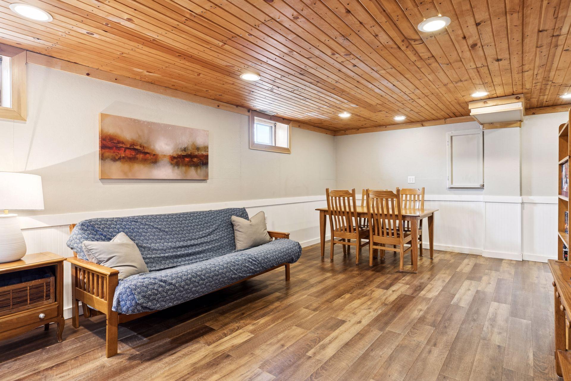 1084 3rd Street E, Saint Paul, MN, 55106