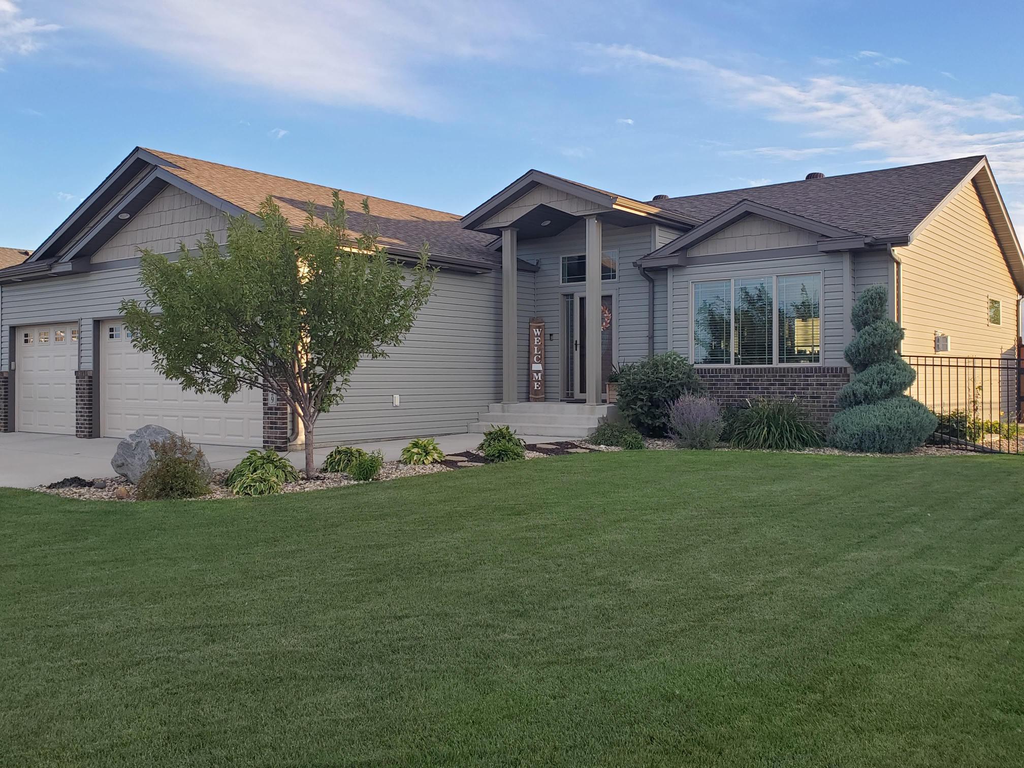 729 48th Avenue W, West Fargo, ND, 58078