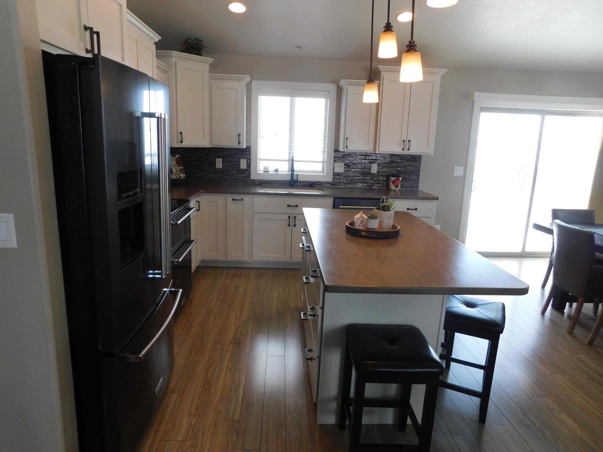 729 48th Avenue W, West Fargo, ND, 58078