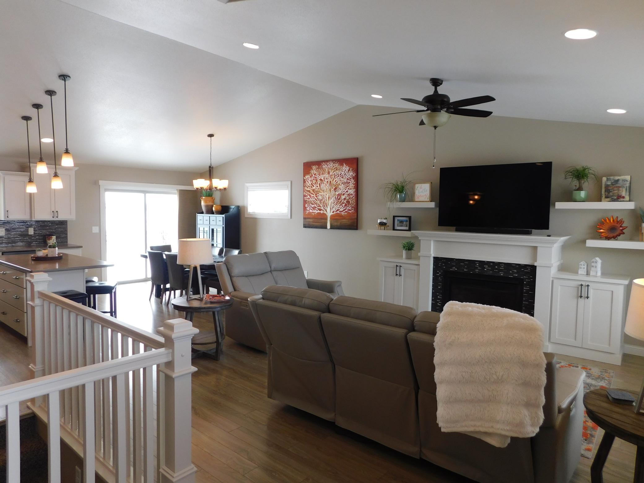 729 48th Avenue W, West Fargo, ND, 58078