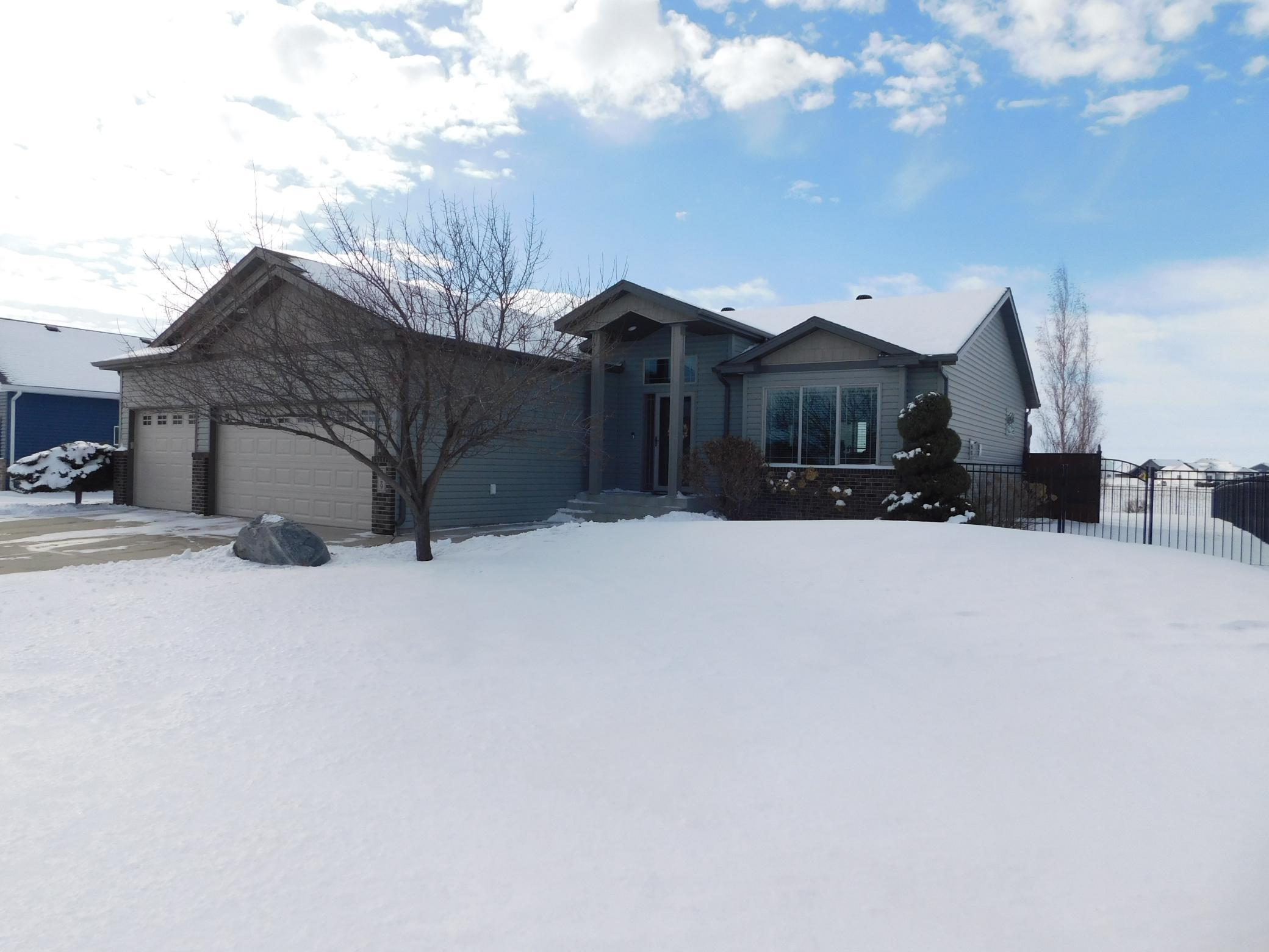 729 48th Avenue W, West Fargo, ND, 58078