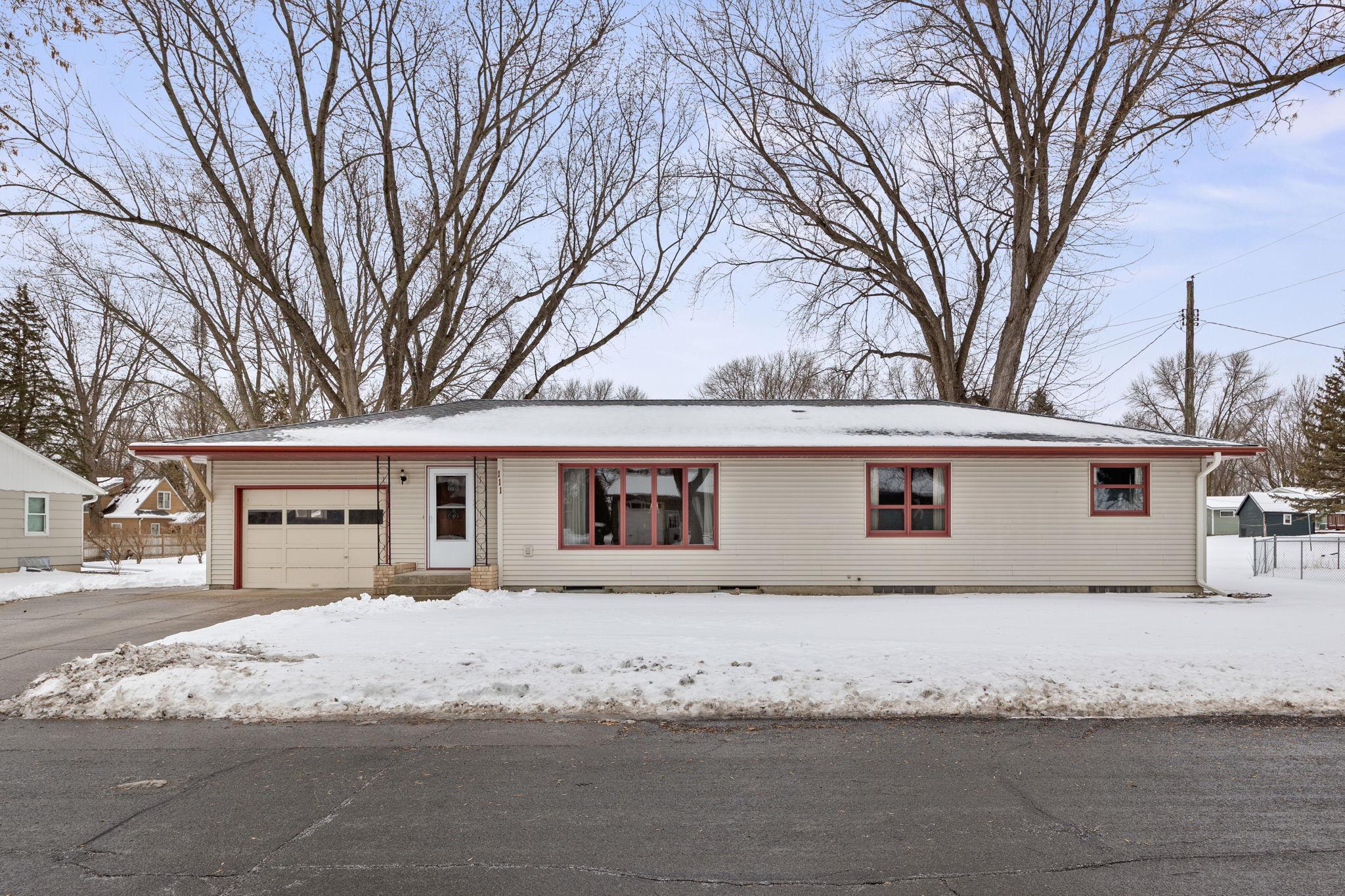 111 George Avenue E, Winsted, MN, 55395