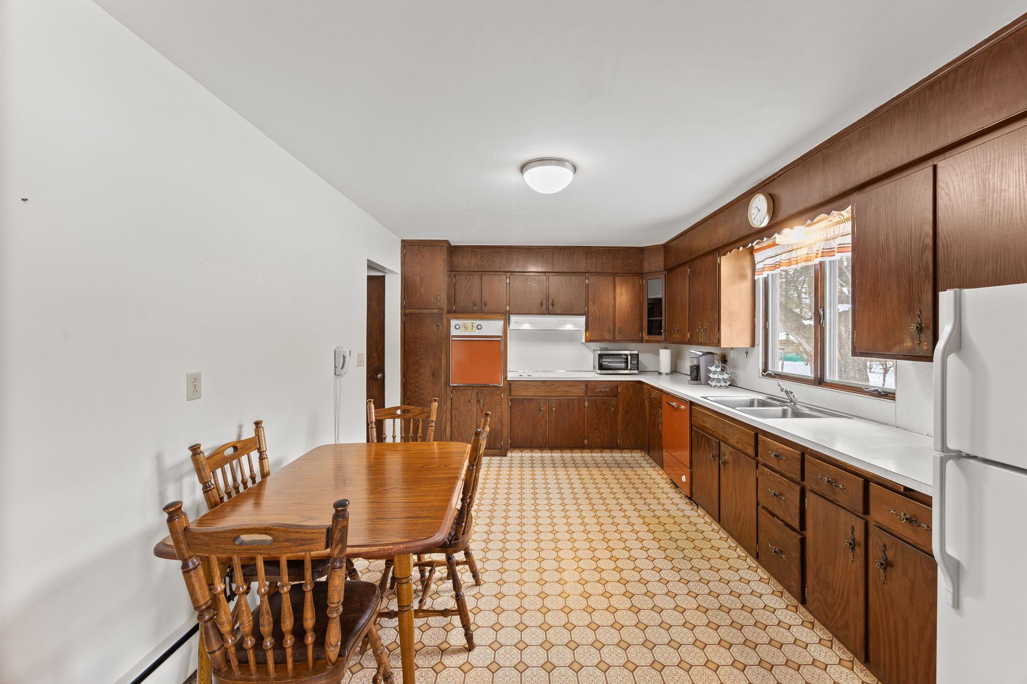 111 George Avenue E, Winsted, MN, 55395