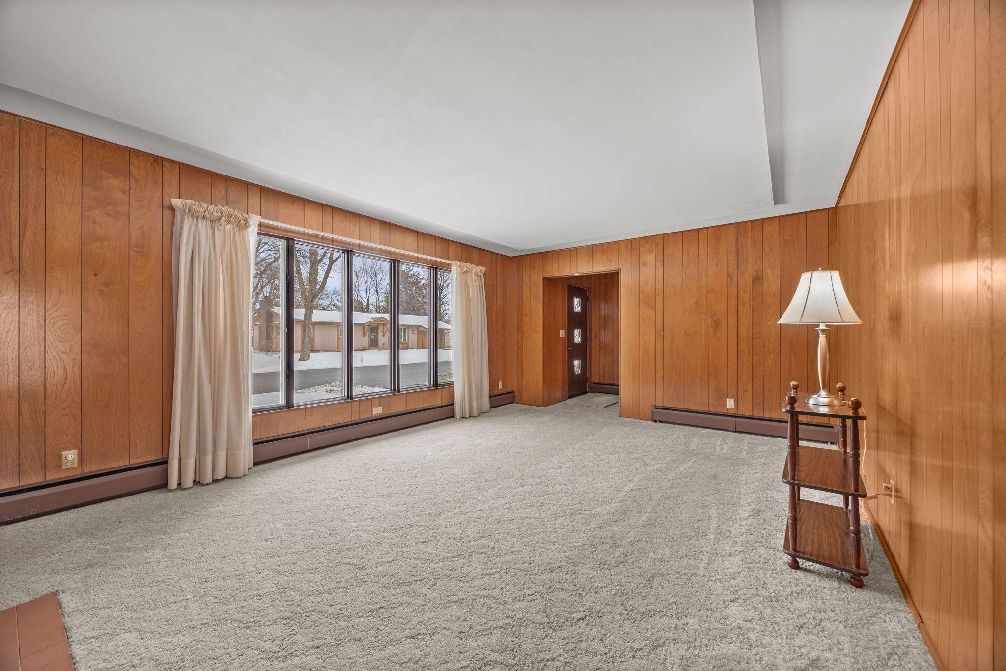 111 George Avenue E, Winsted, MN, 55395