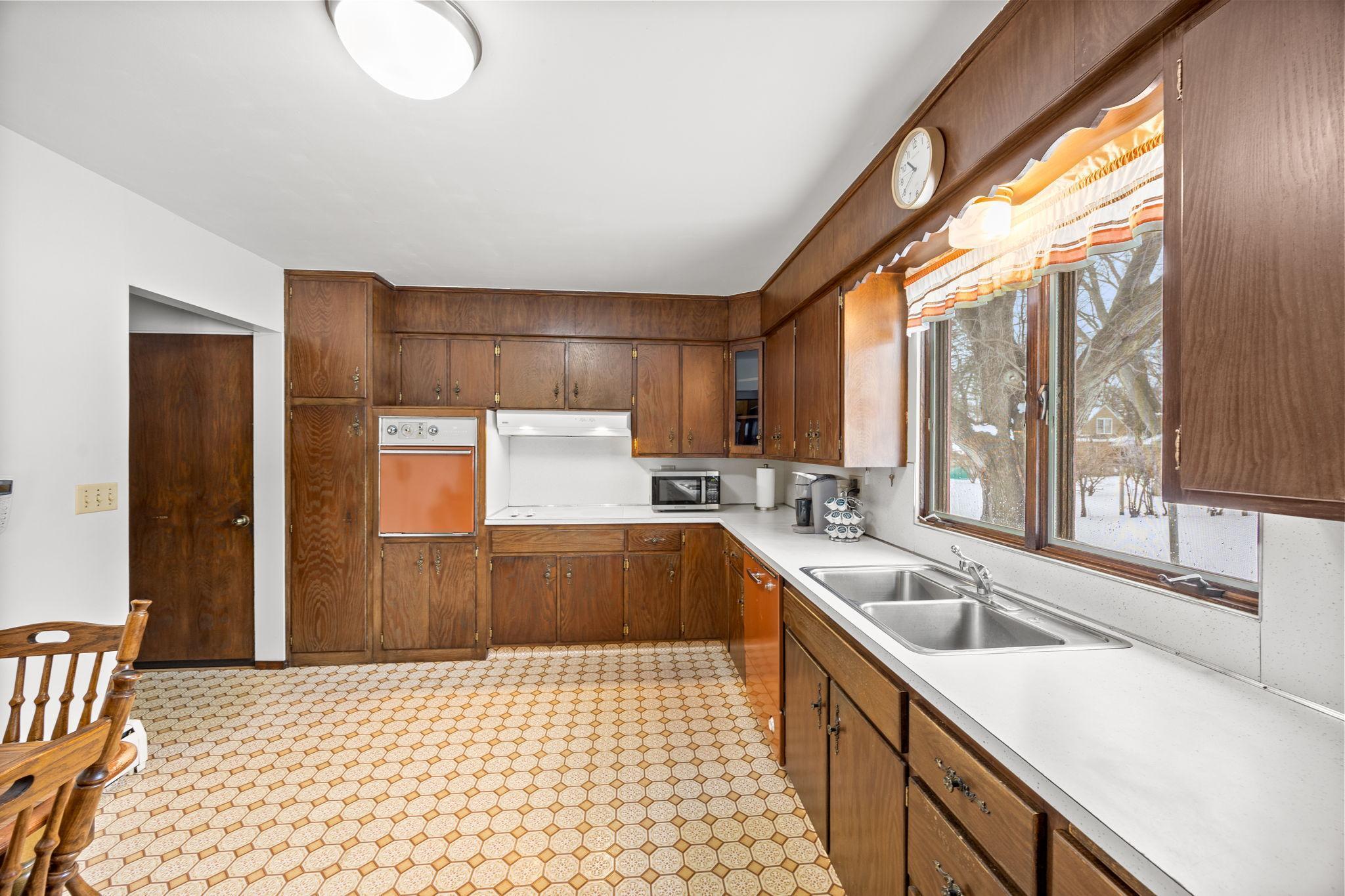 111 George Avenue E, Winsted, MN, 55395