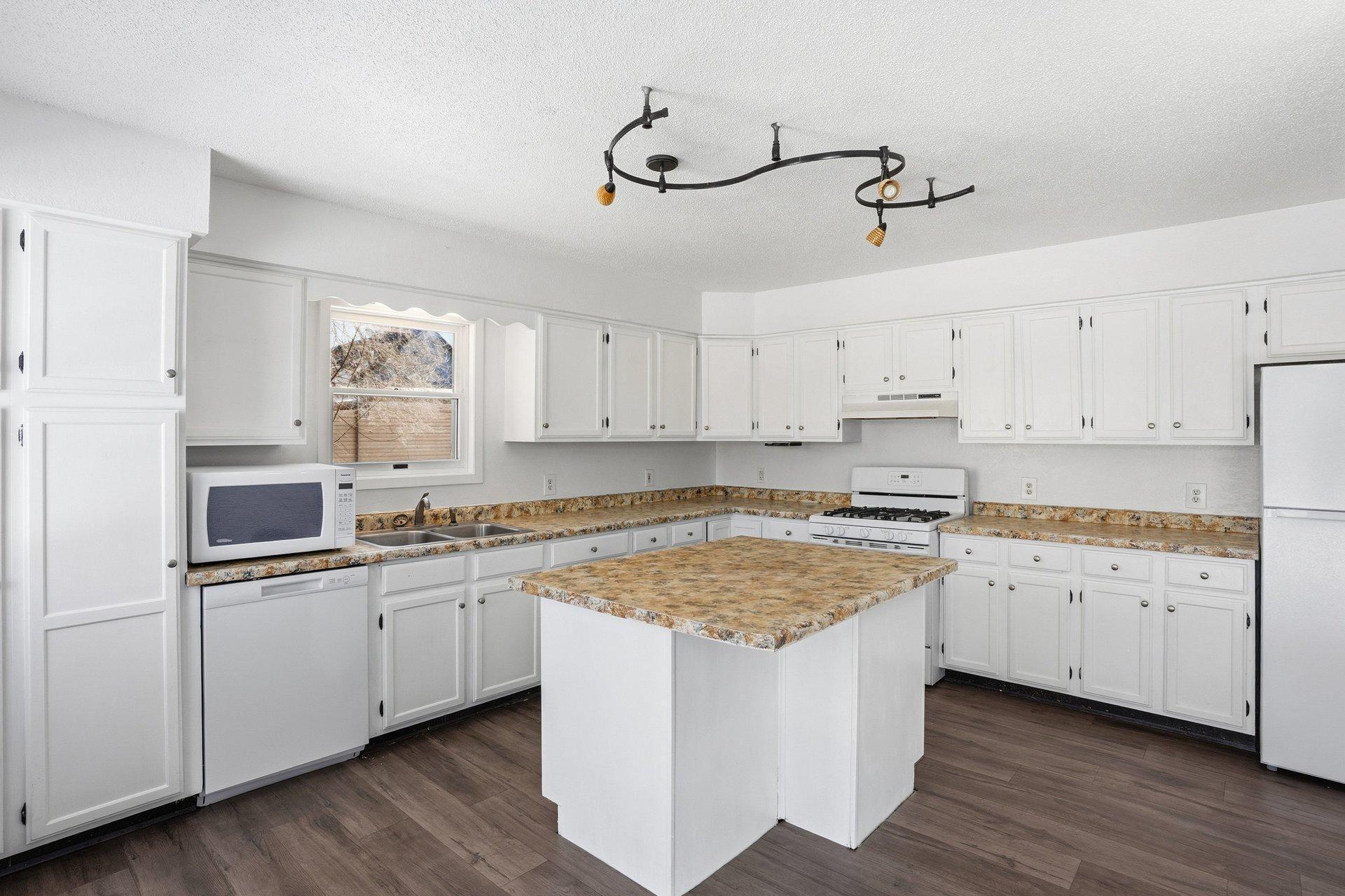 16 14th Street NW, Faribault, MN, 55021