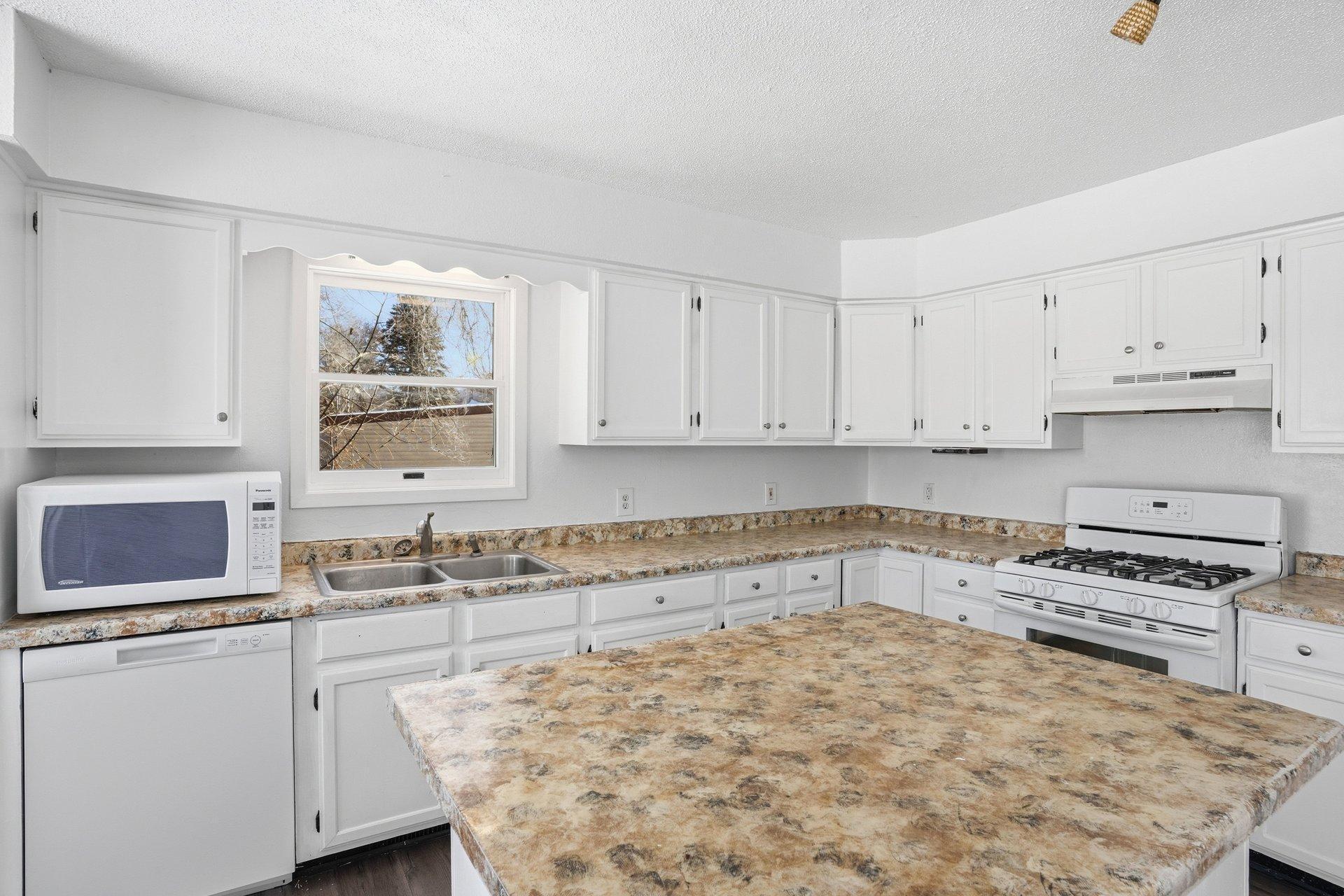 16 14th Street NW, Faribault, MN, 55021