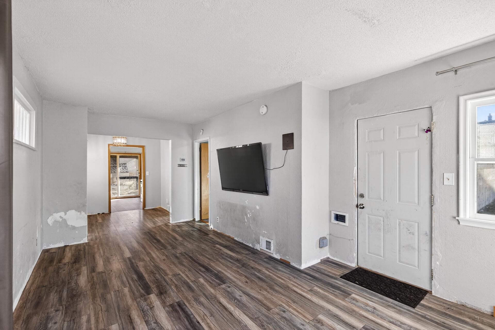 1102 Jenks Avenue, Saint Paul, MN, 55106