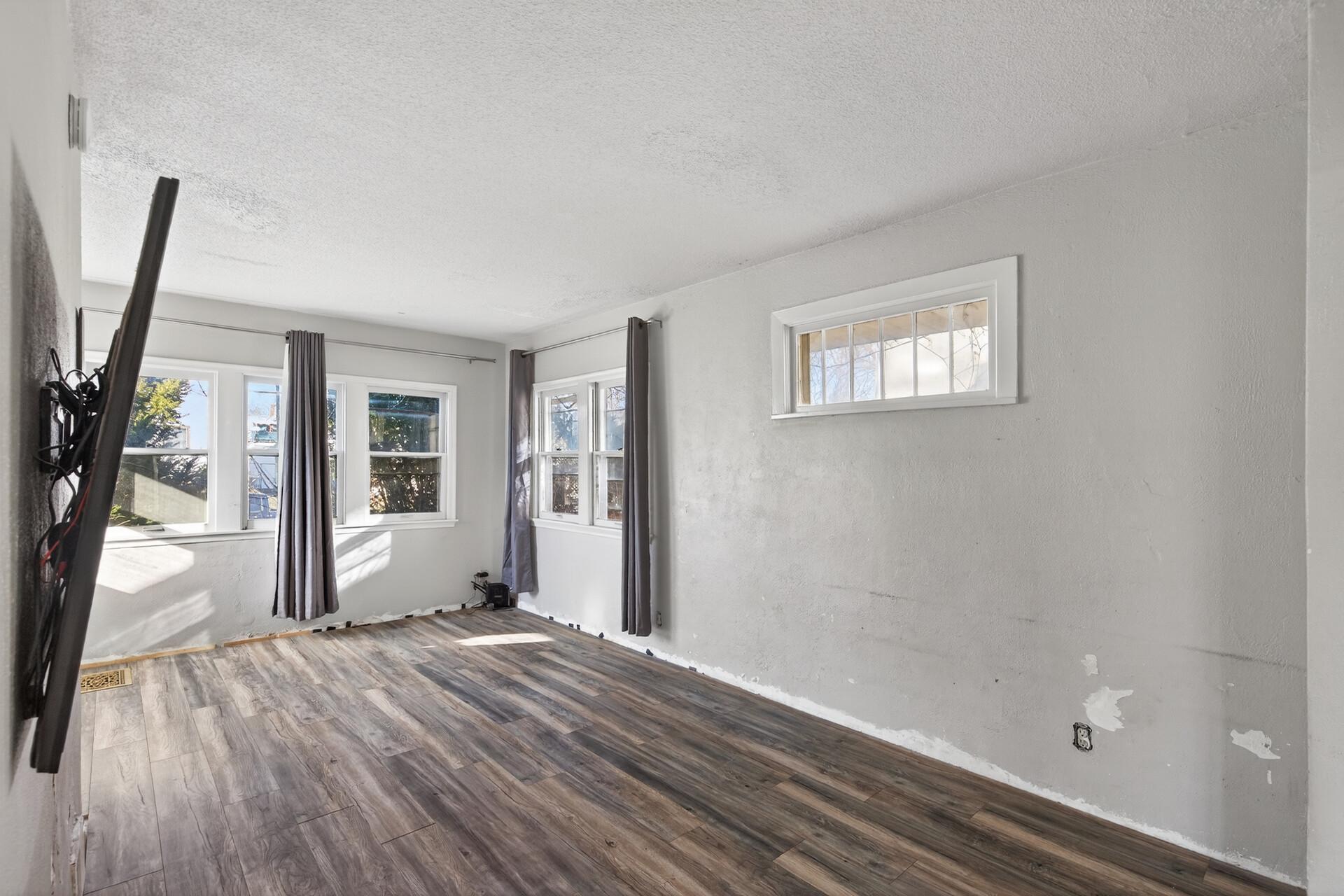 1102 Jenks Avenue, Saint Paul, MN, 55106