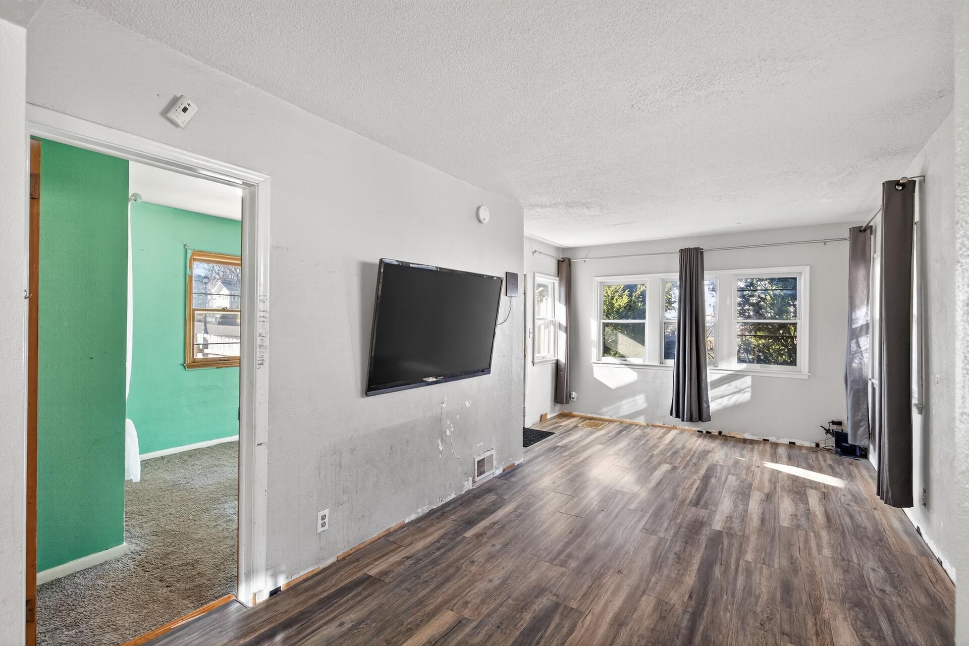 1102 Jenks Avenue, Saint Paul, MN, 55106