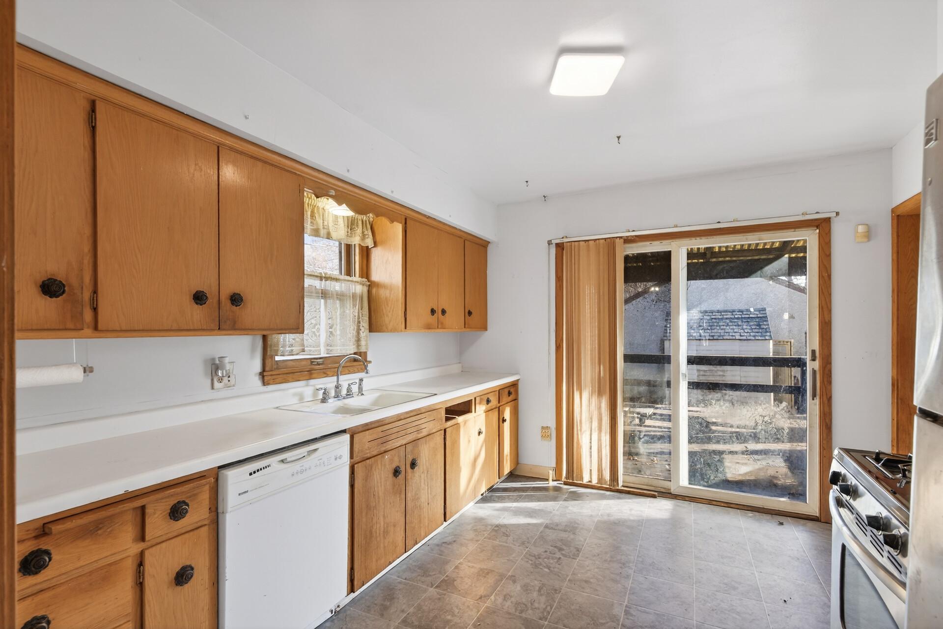 1102 Jenks Avenue, Saint Paul, MN, 55106