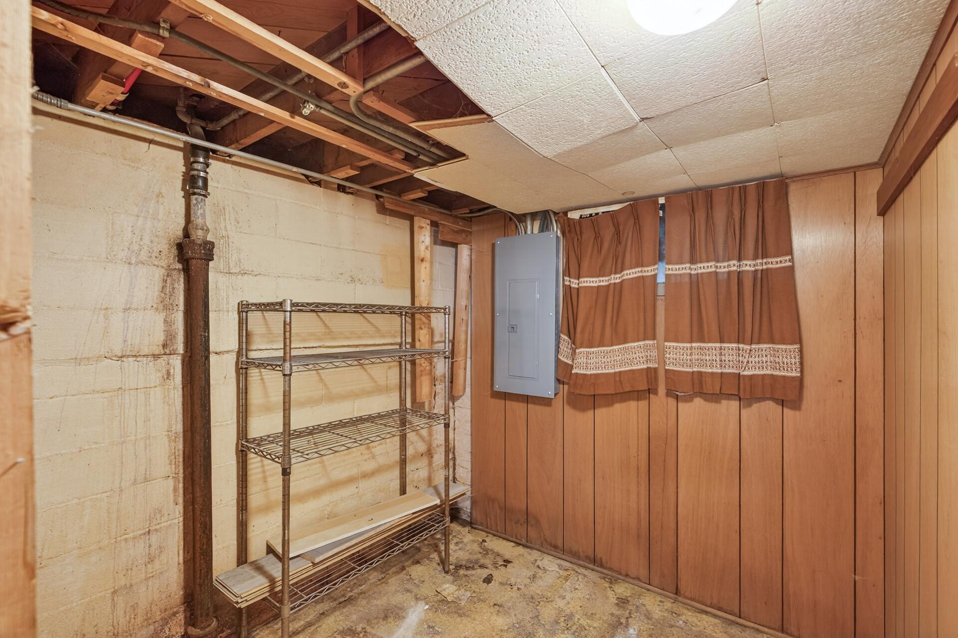 1102 Jenks Avenue, Saint Paul, MN, 55106