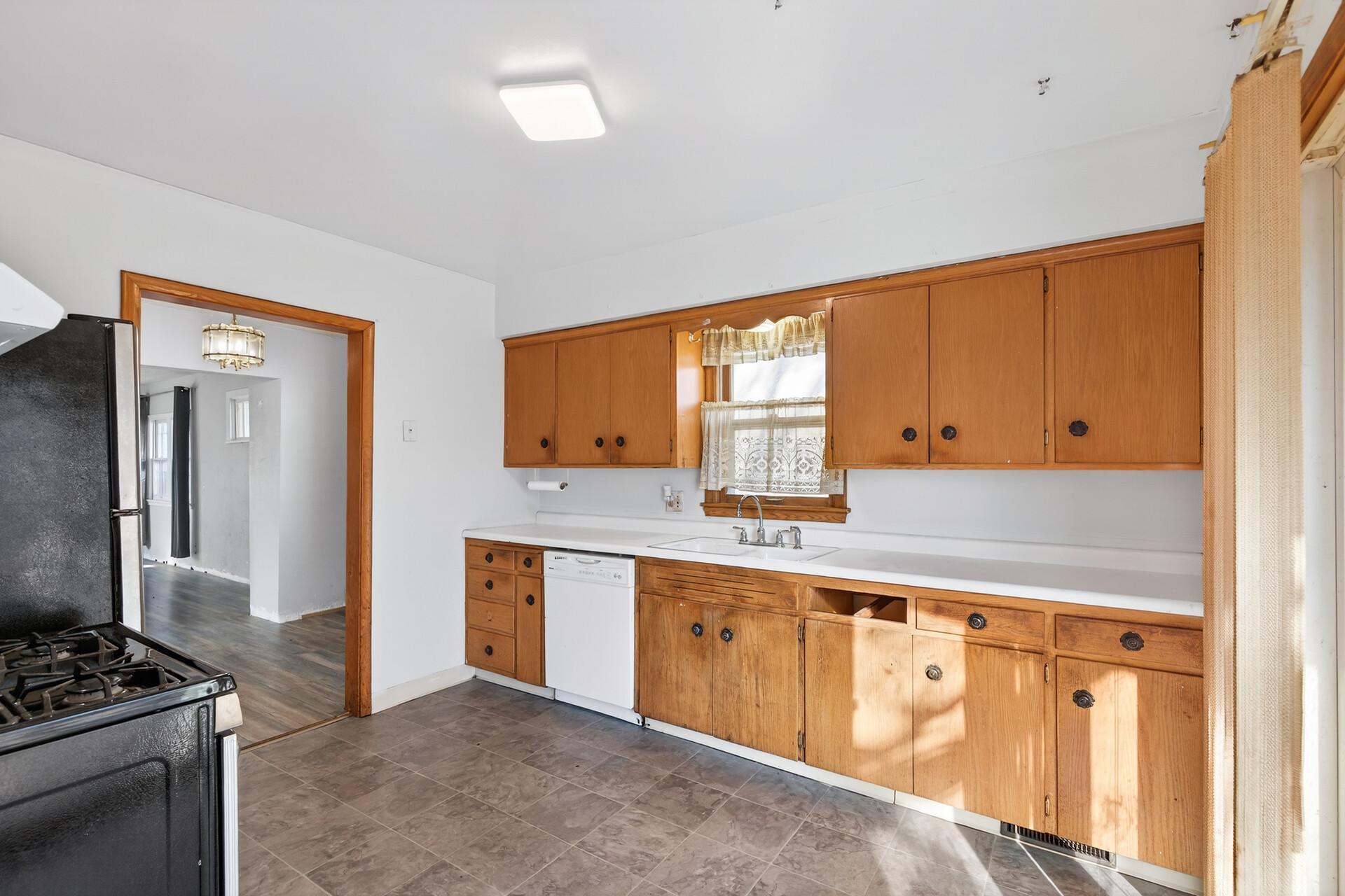 1102 Jenks Avenue, Saint Paul, MN, 55106