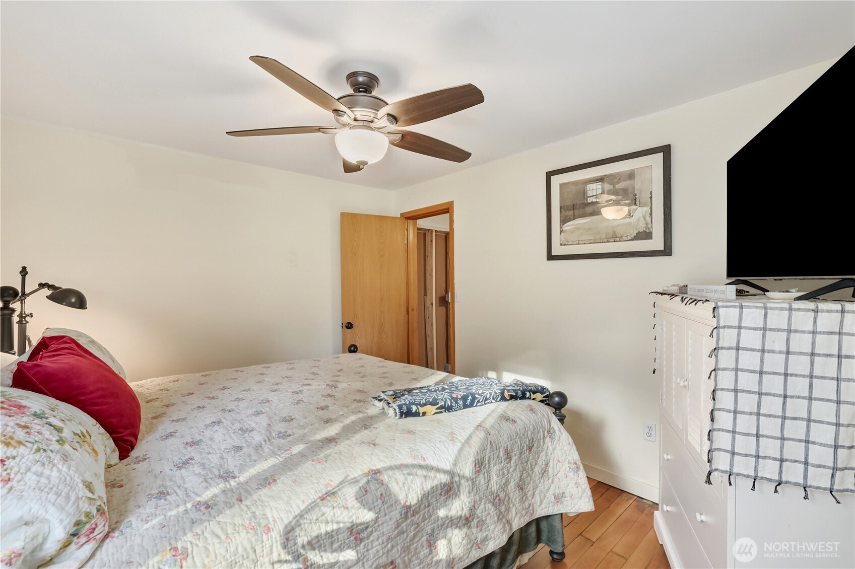 MLS #NWM2467625 image #4