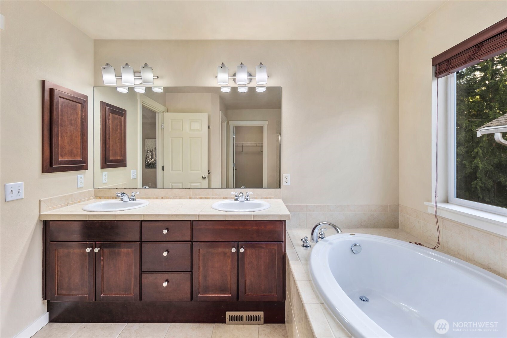 MLS #NWM2468087 image #23