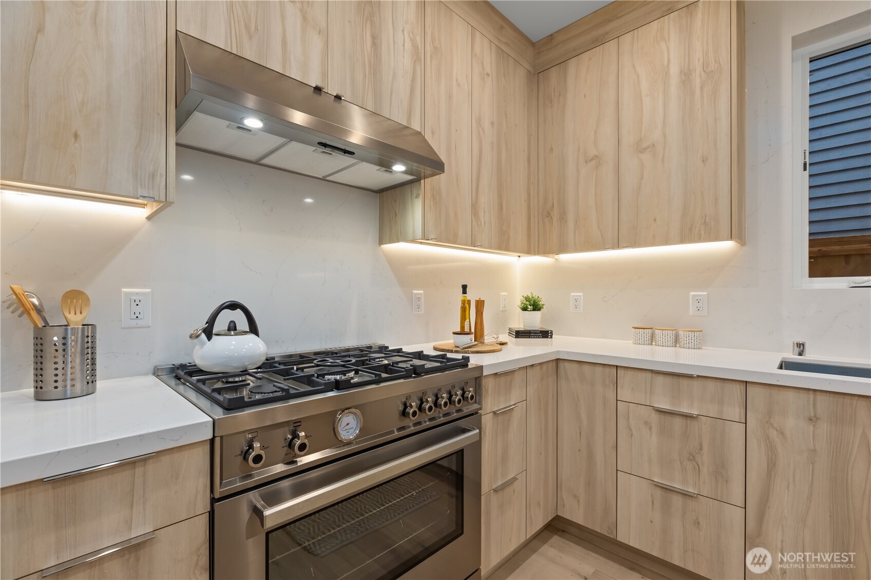 MLS #NWM2468947 image #22