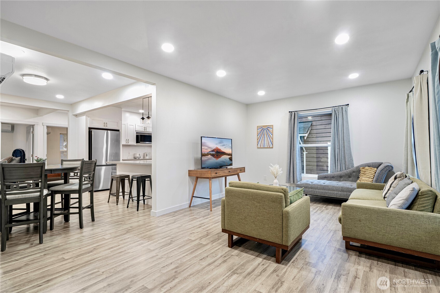 MLS #NWM2468958 image #2