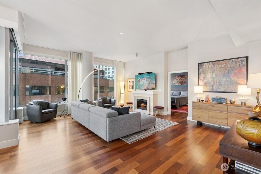 MLS #NWM2469713 image #3