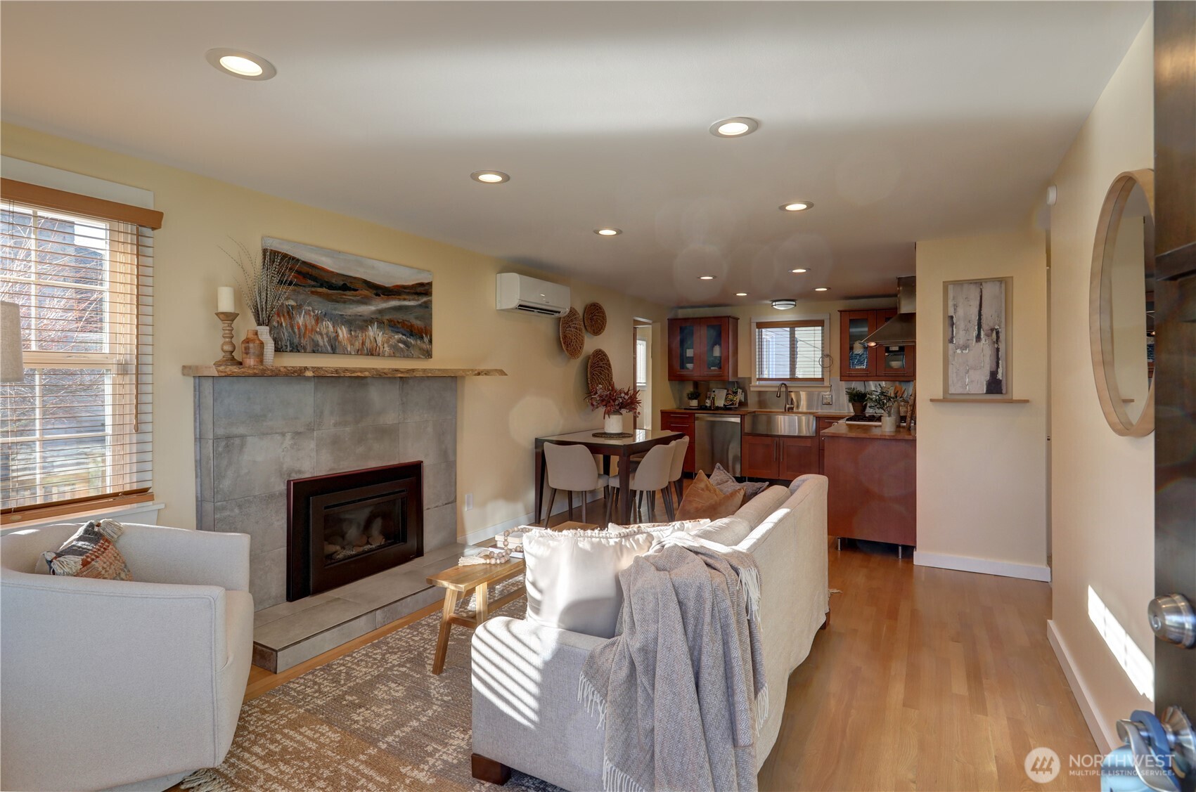 MLS #NWM2469783 image #2