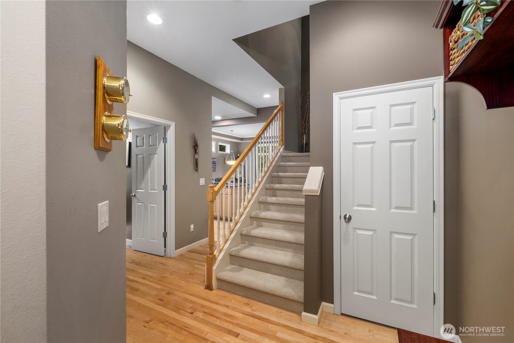 MLS #NWM2469788 image #2