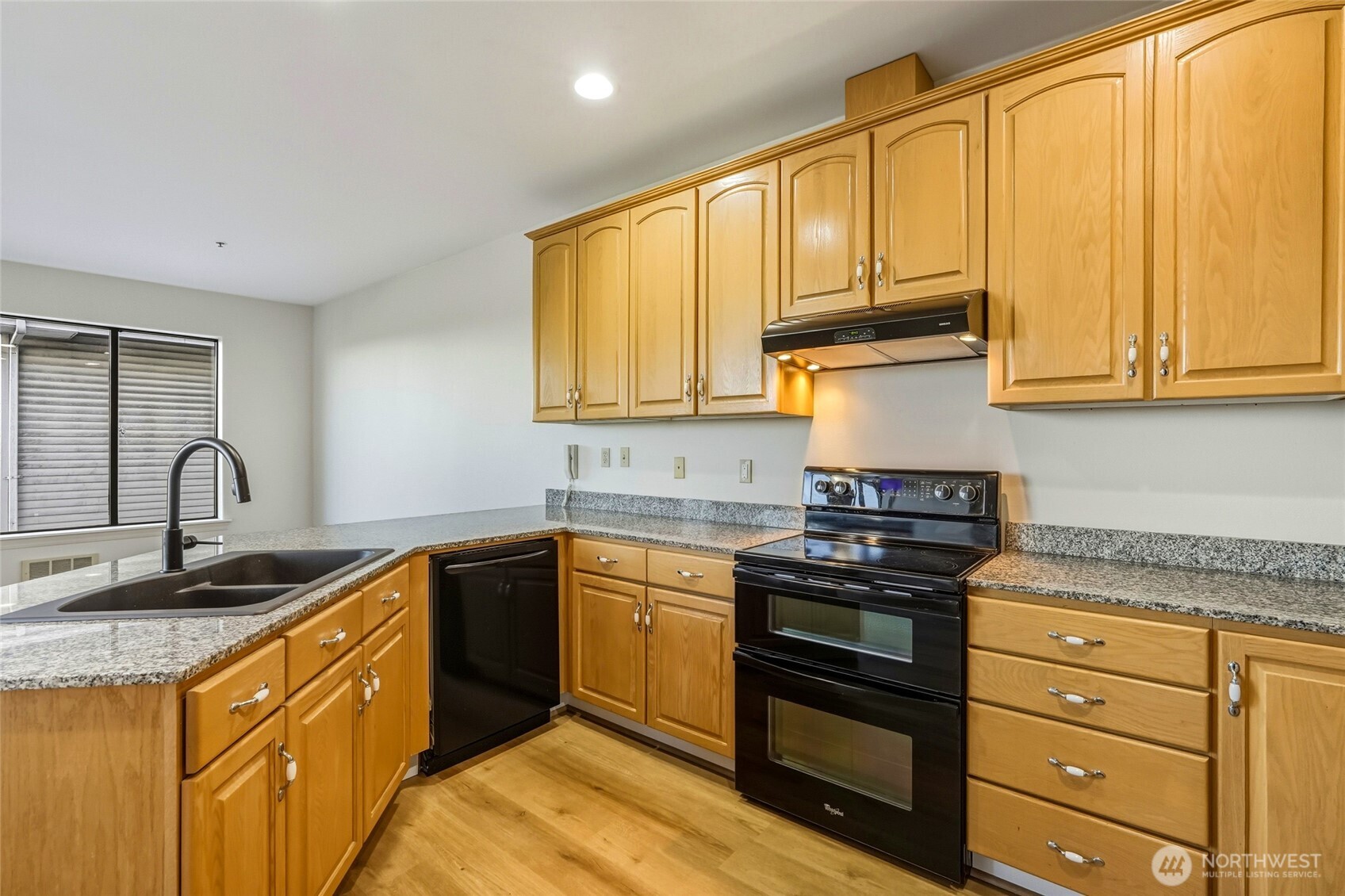 MLS #NWM2469797 image #4