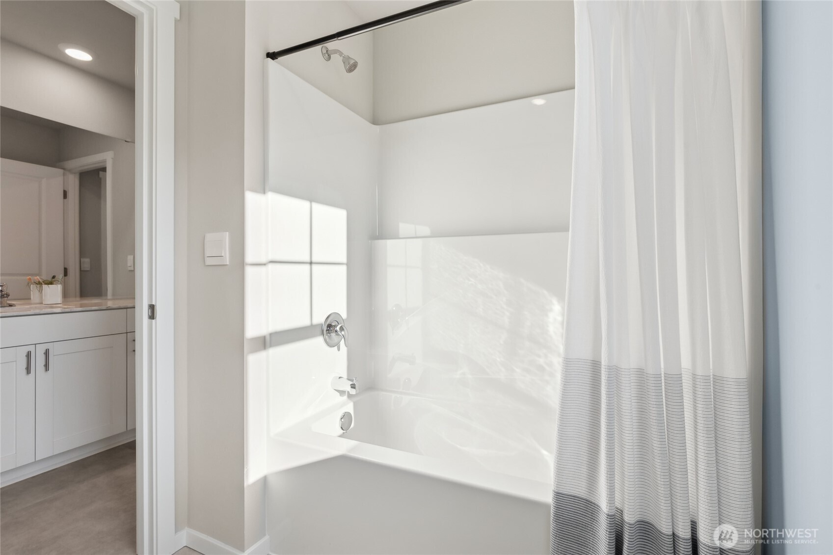 MLS #NWM2469834 image #6