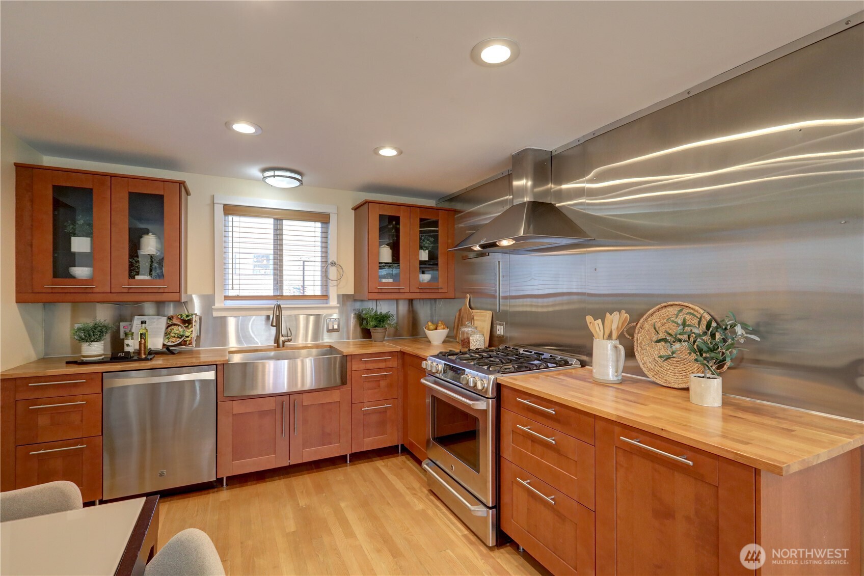 MLS #NWM2469841 image #4