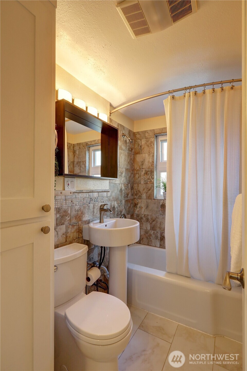 MLS #NWM2469841 image #10