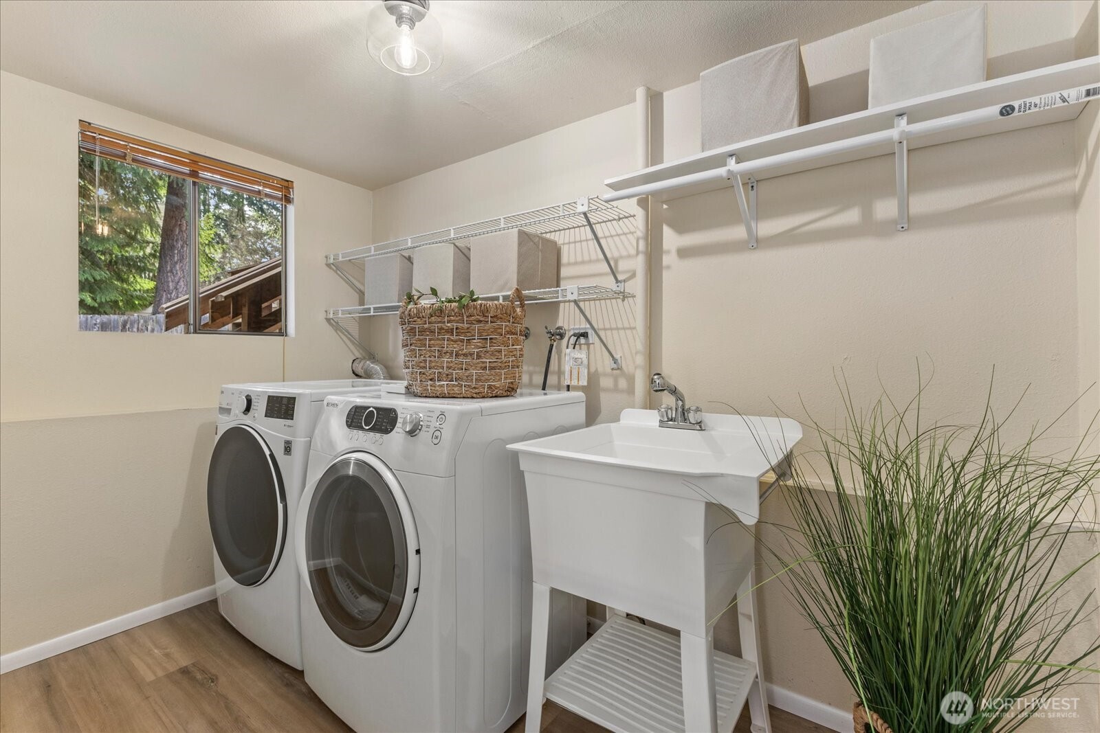 MLS #NWM2481037 image #5