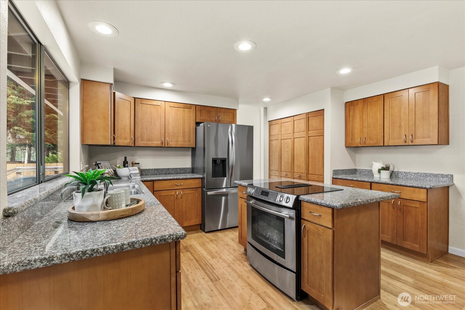 MLS #NWM2481037 image #12