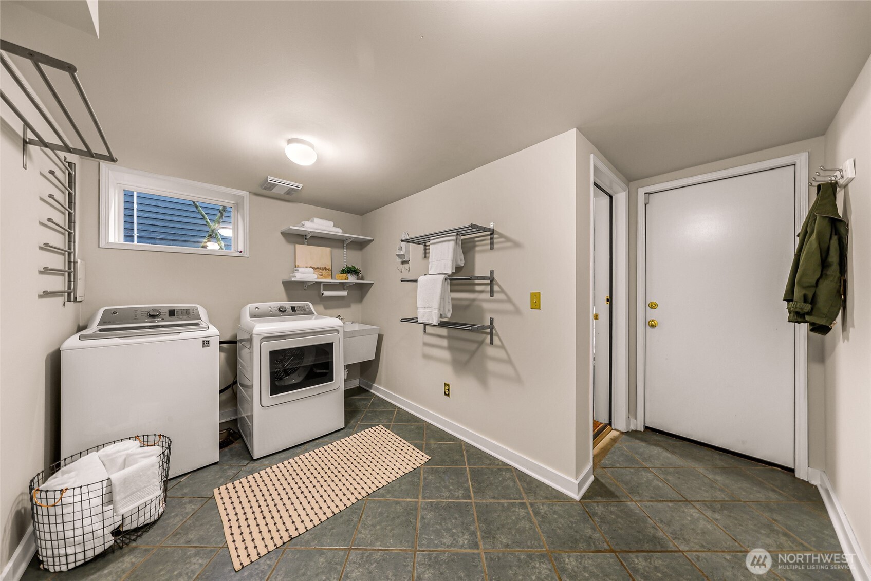 MLS #NWM2484794 image #32