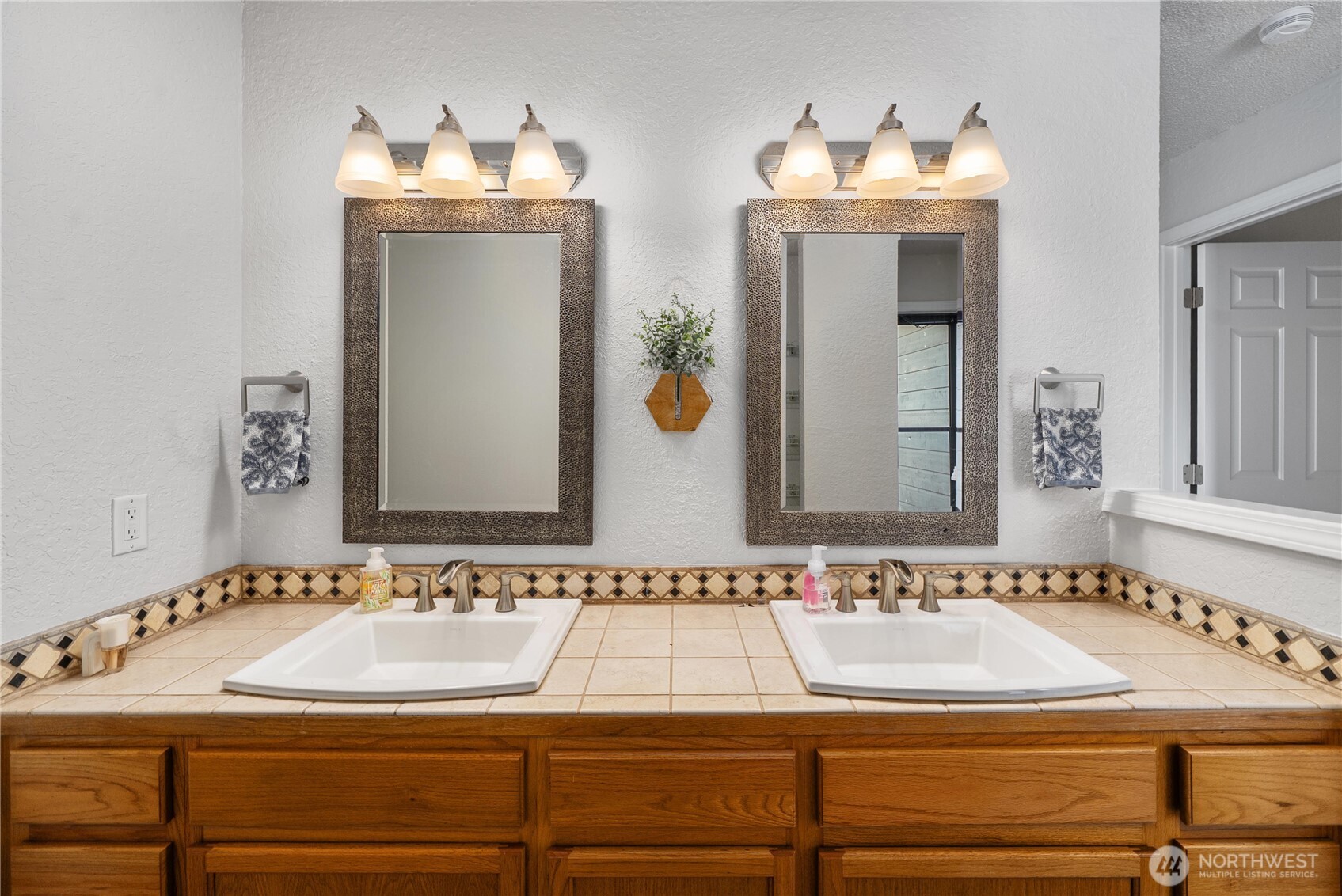 MLS #NWM2487785 image #15