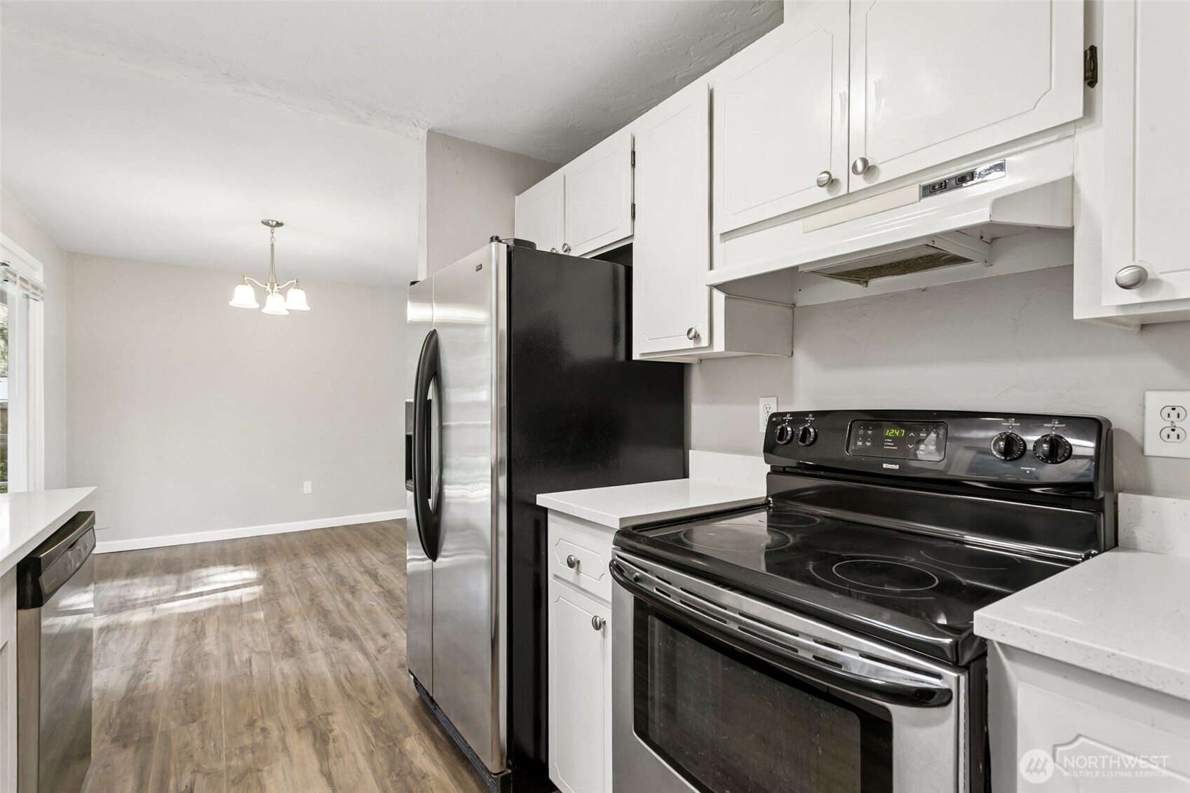 MLS #NWM2493901 image #0