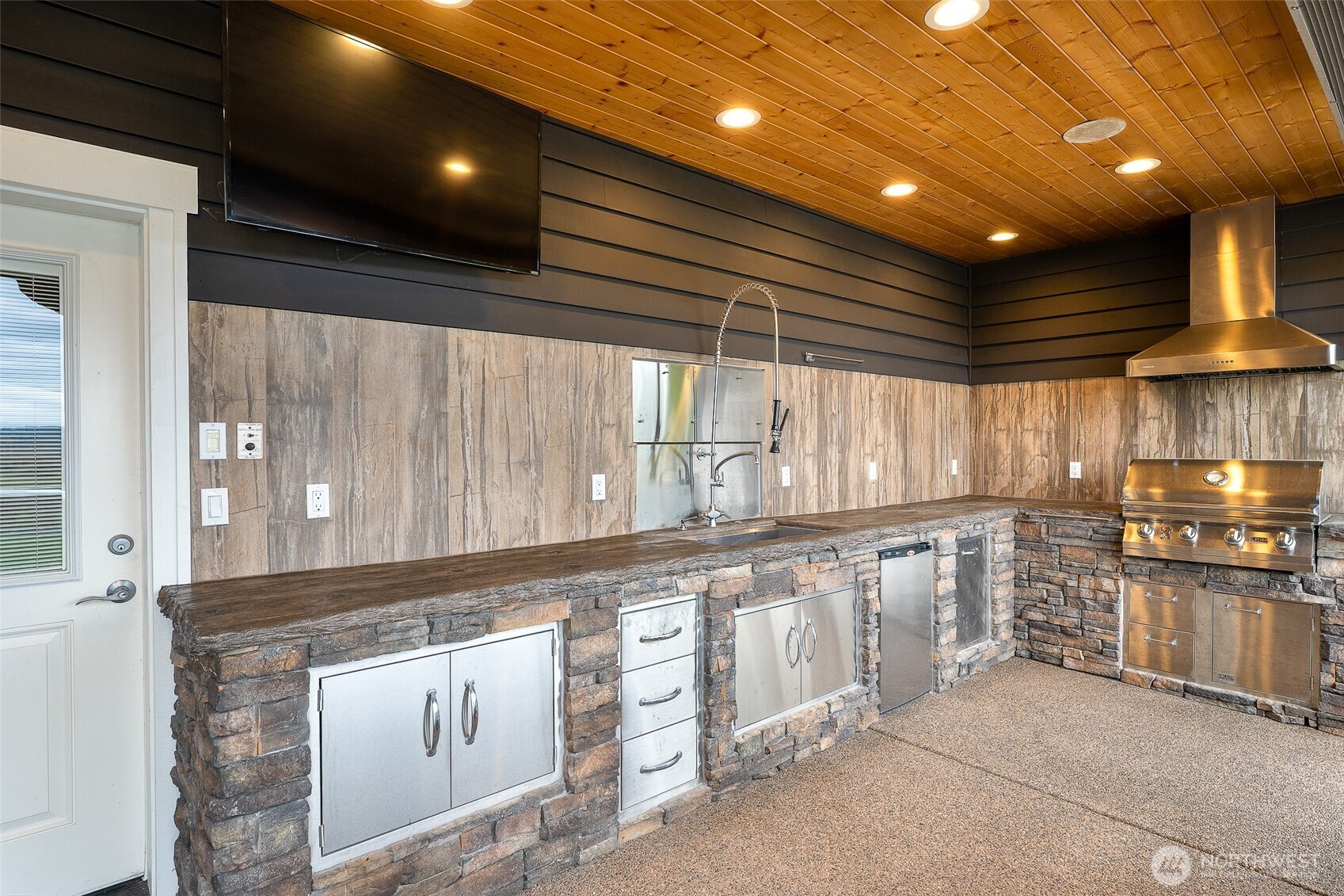 MLS #NWM2495378 image #6