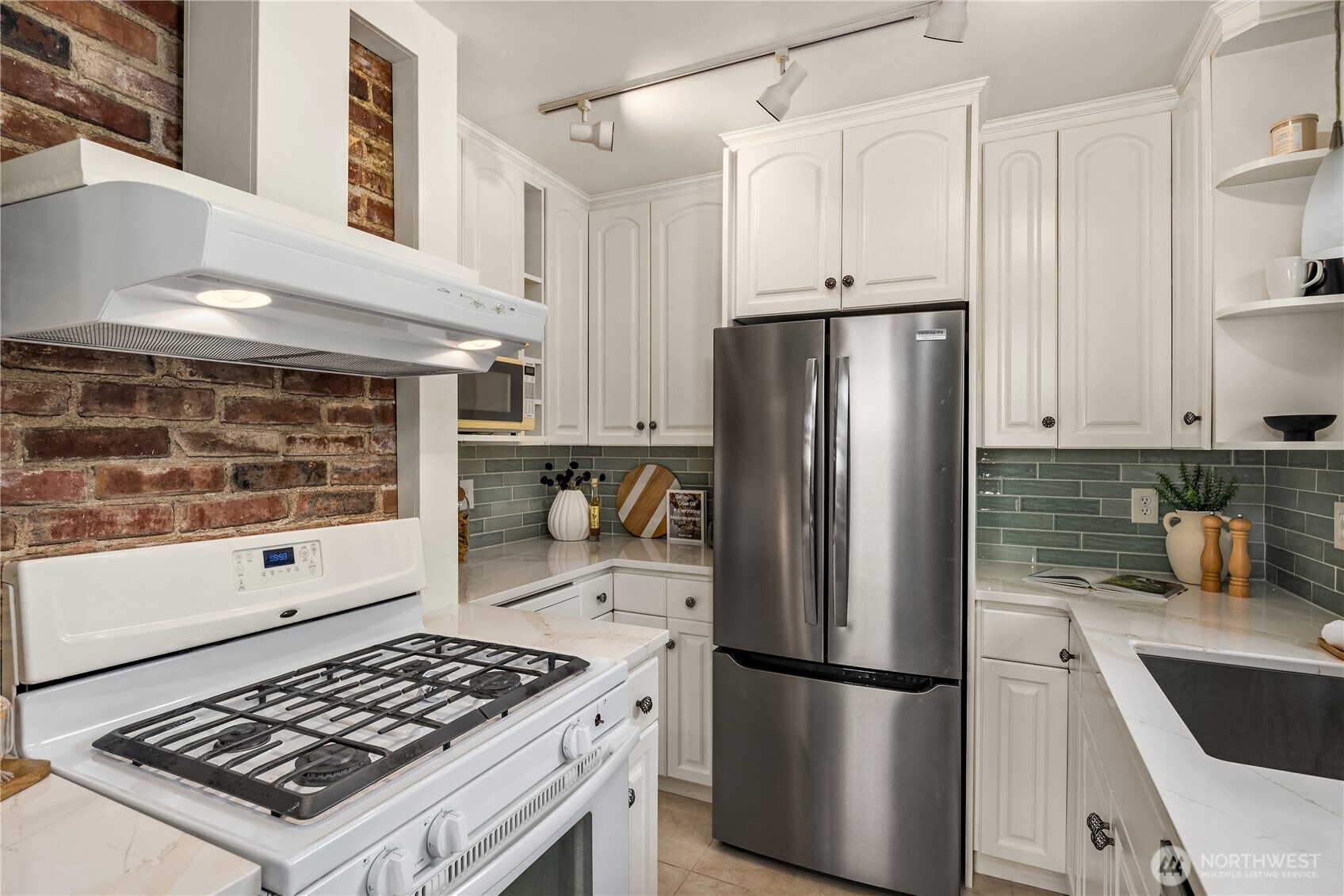 MLS #NWM2496105 image #10