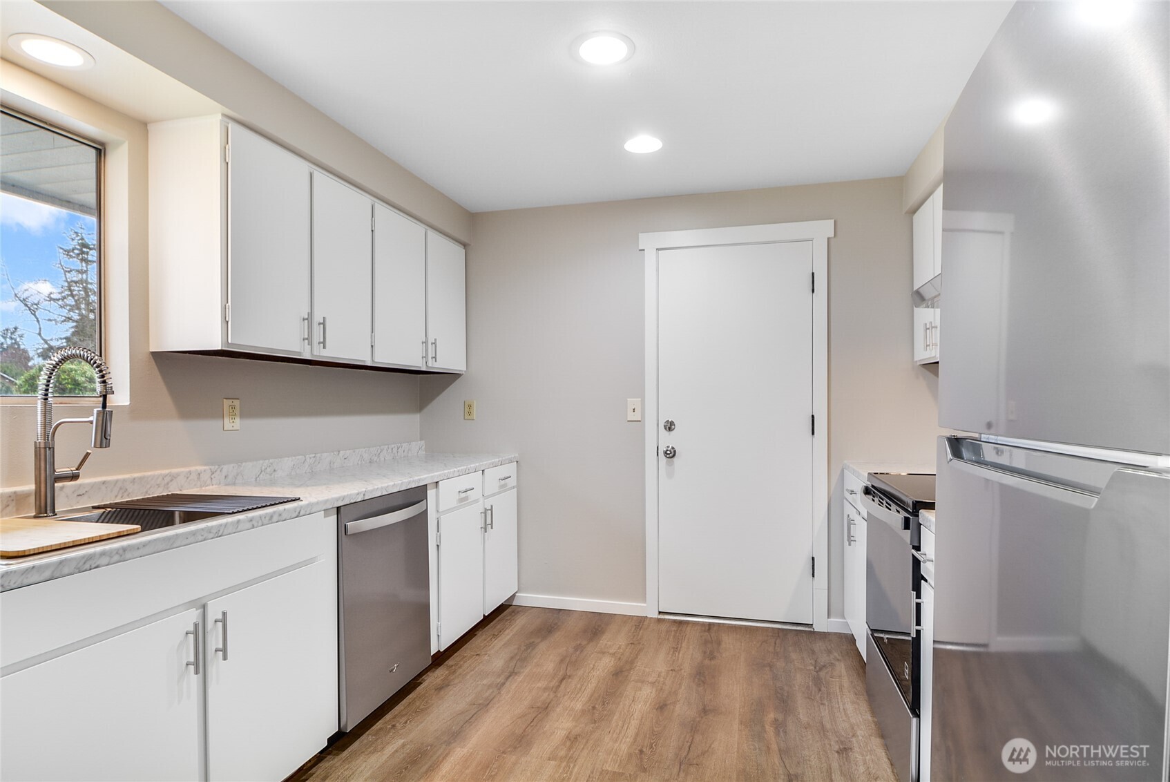 MLS #NWM2496268 image #9