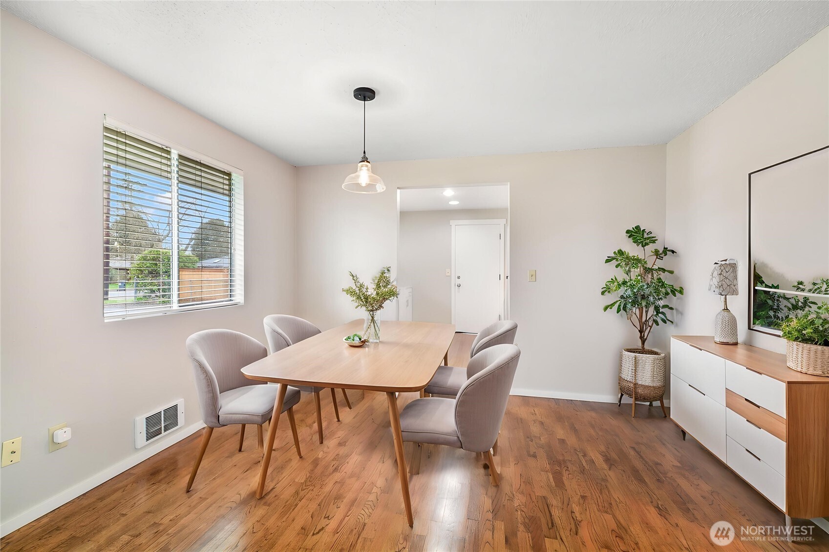 MLS #NWM2496268 image #7