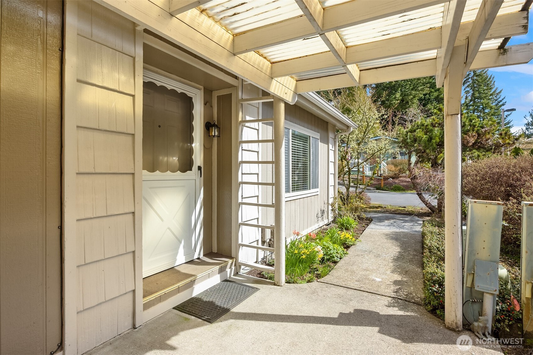 MLS #NWM2497308 image #2