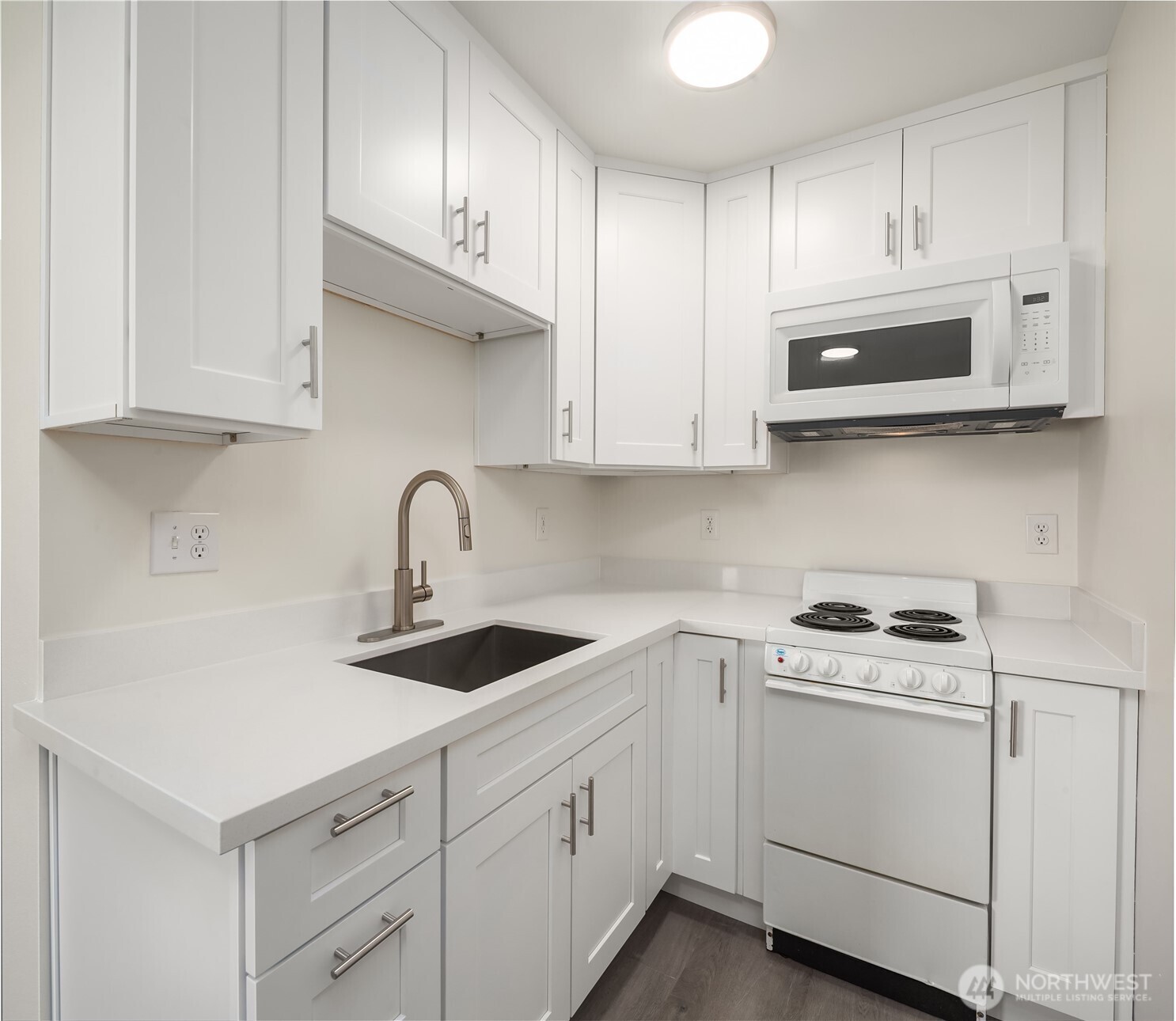 MLS #NWM2498013 image #1