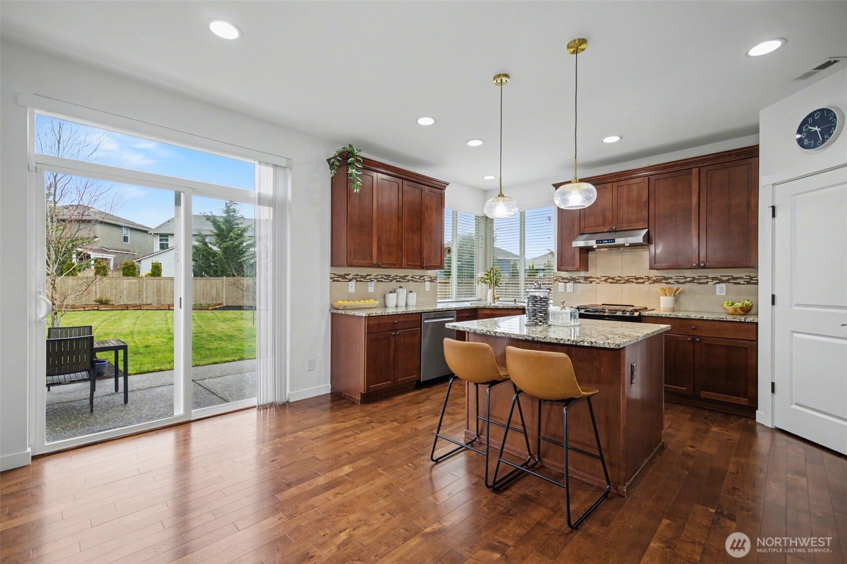 MLS #NWM2499442 image #1