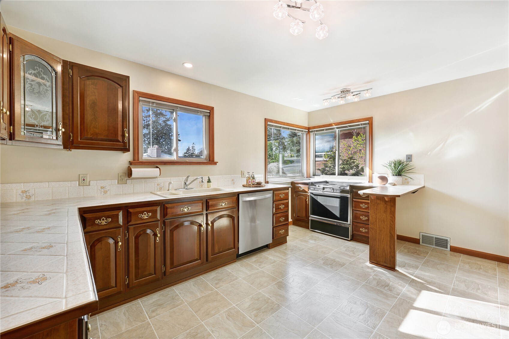 MLS #NWM2499504 image #9