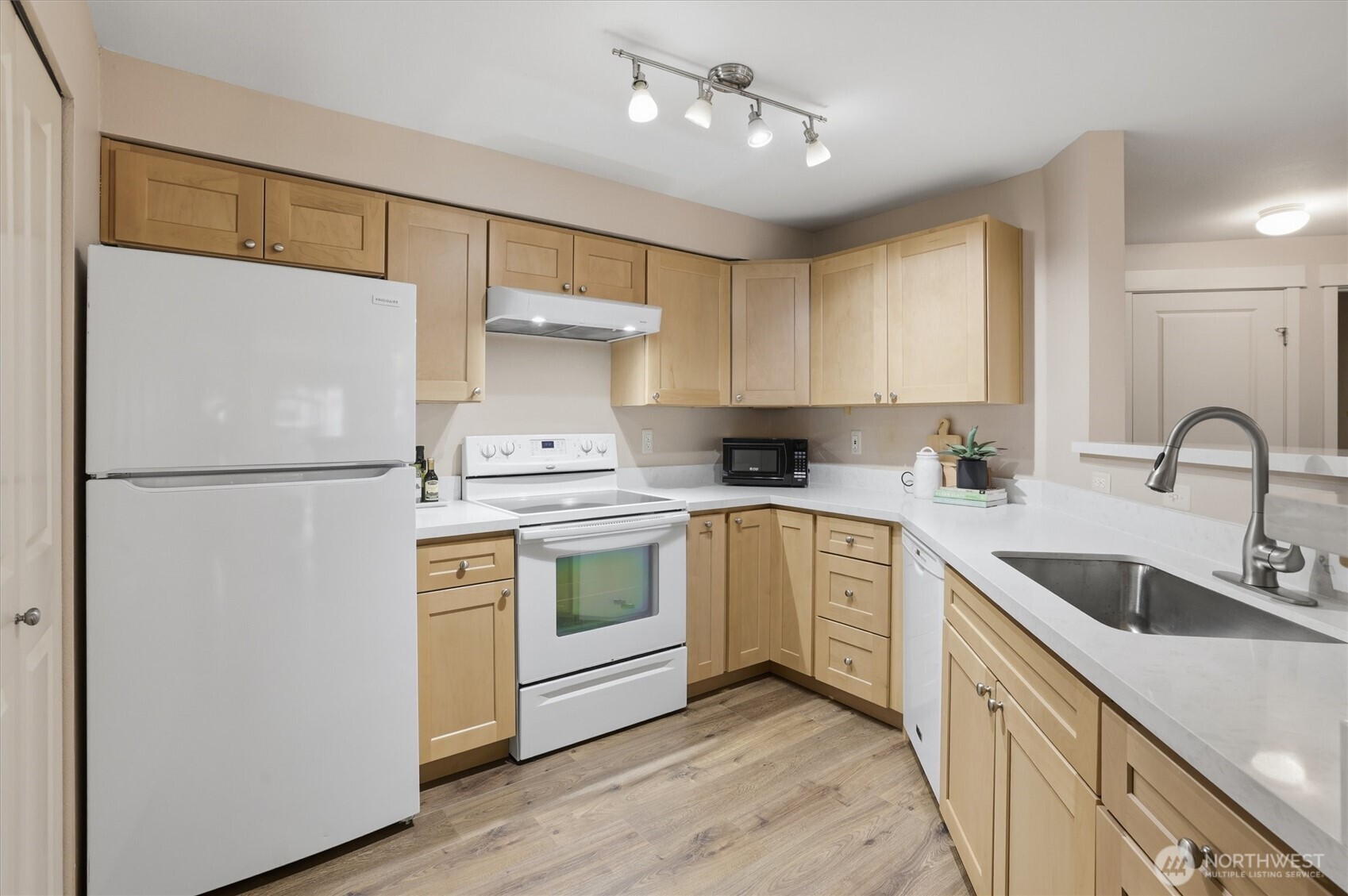 MLS #NWM2499766 image #9